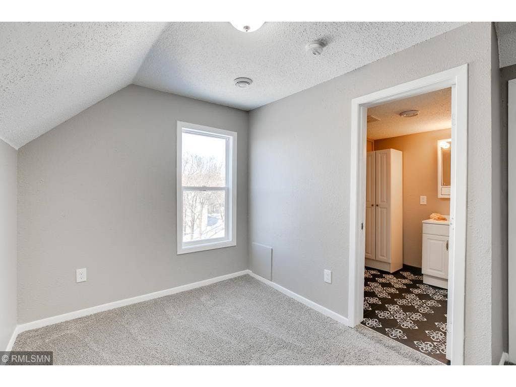 2834 15th Avenue S, 54, Minneapolis, MN 55407 46 Top unit den.jpeg