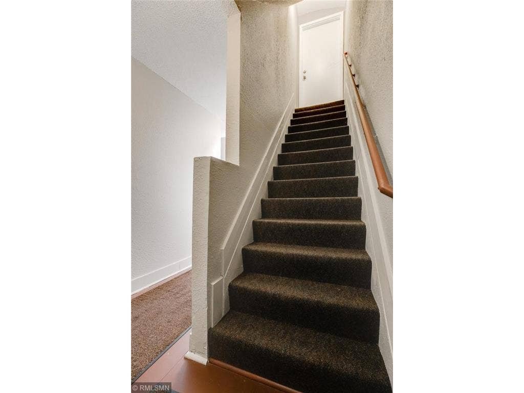 2834 15th Avenue S, 54, Minneapolis, MN 55407 05 Hallway staircase.jpeg
