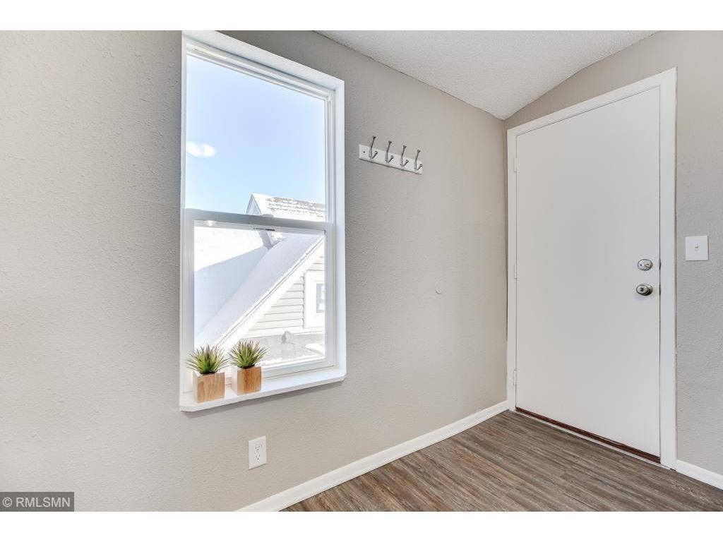 2834 15th Avenue S, 54, Minneapolis, MN 55407 31 Top unit living room.jpeg