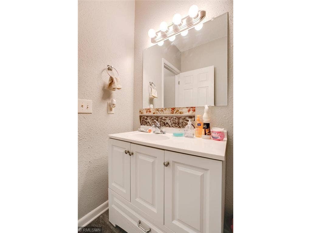 2834 15th Avenue S, 54, Minneapolis, MN 55407 18 Bottom unit bathroom.jpeg