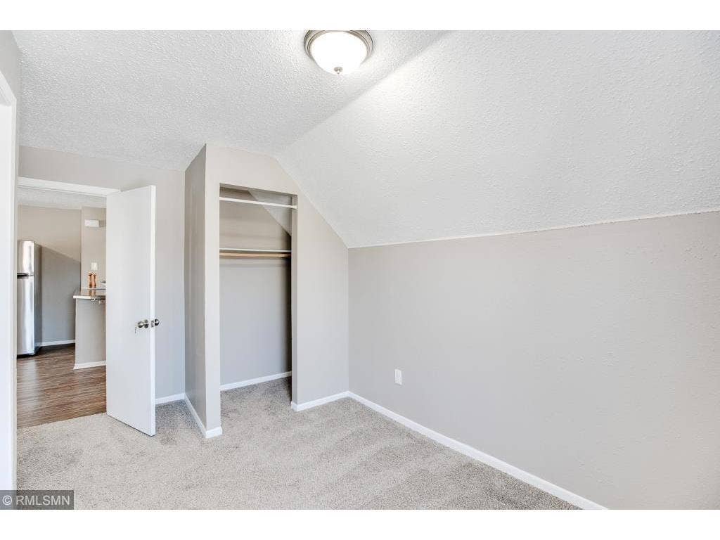 2834 15th Avenue S, 54, Minneapolis, MN 55407 47 Top unit den.jpeg