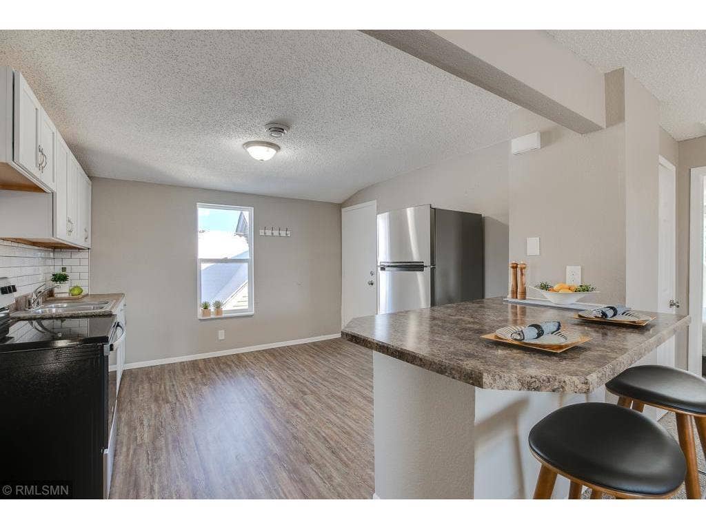 2834 15th Avenue S, 54, Minneapolis, MN 55407 39 Top unit kitchen.jpeg