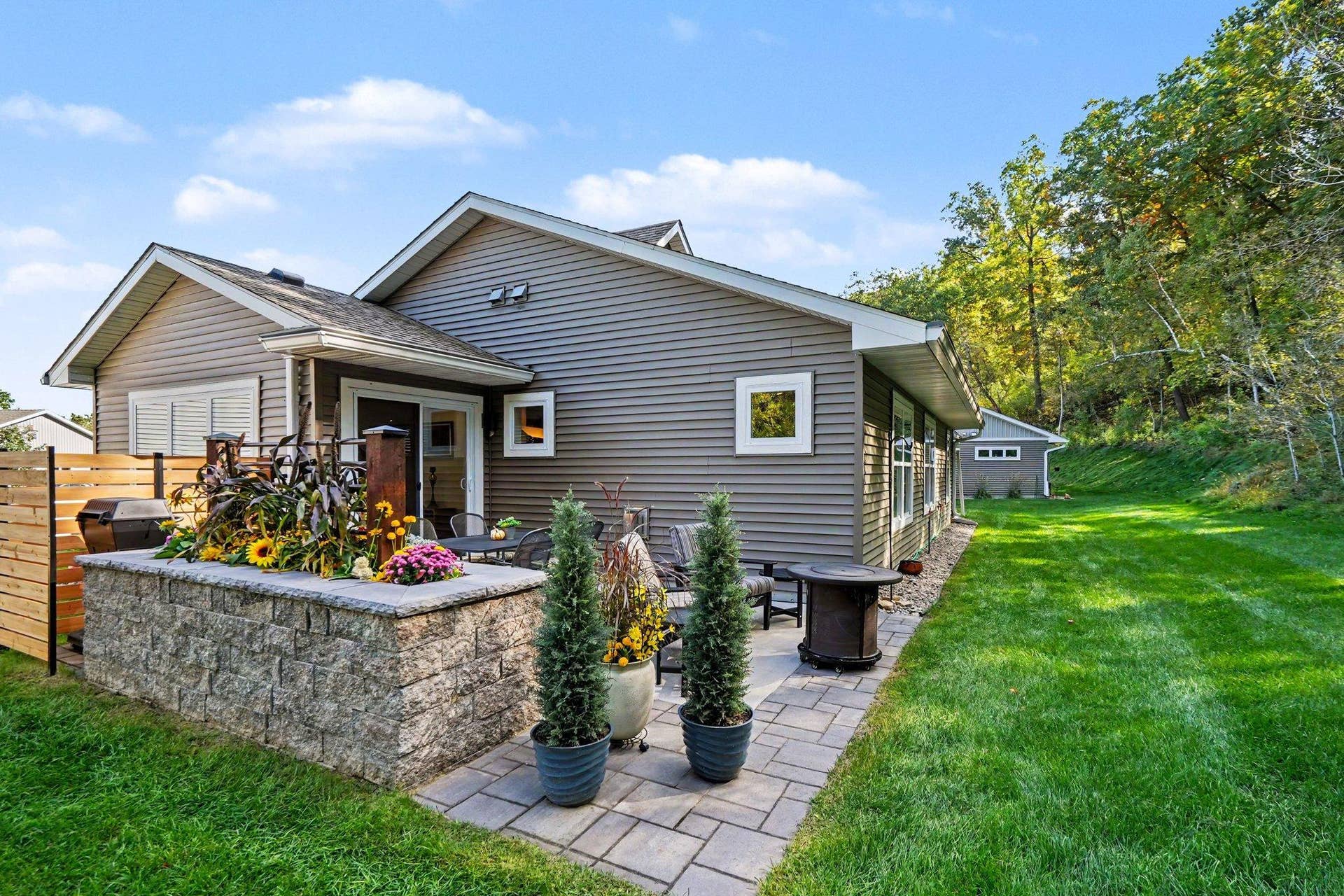 1148 Hewitt Boulevard, Red Wing, MN 55066 035_file_4557.jpg