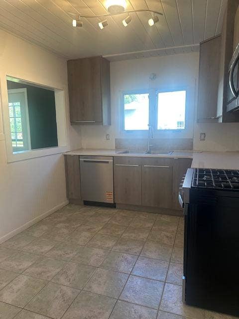 2311 Birchmont Drive NE, Bemidji, MN 56601 Kitchen.jpeg