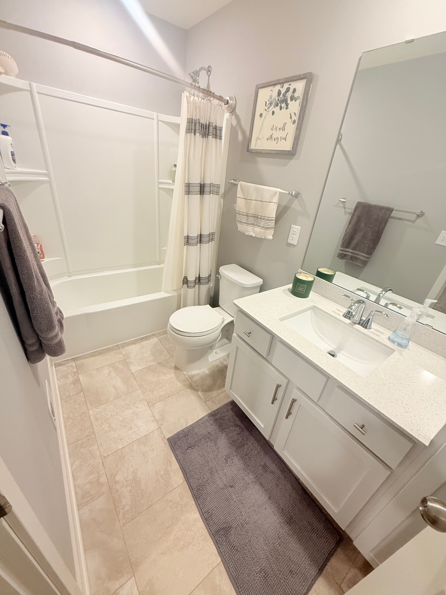 7238 Dora Drive, Hugo, MN 55038 Upper level full bath