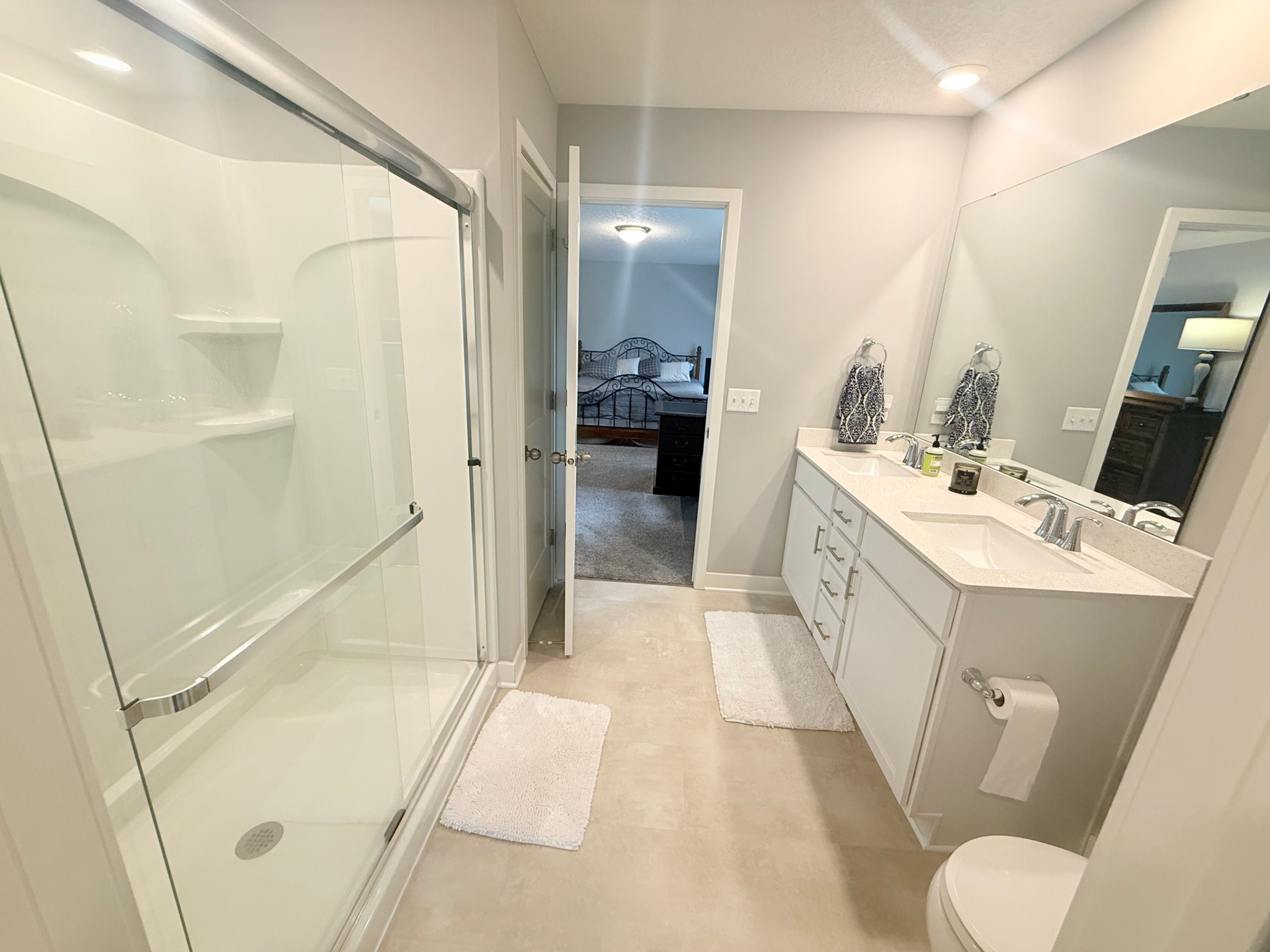 7238 Dora Drive, Hugo, MN 55038 Dual sinks with convenient storage.