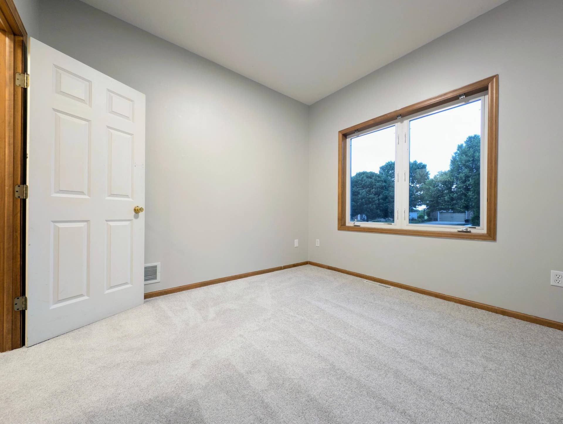 2100 Sibley View Court, Northfield, MN 55057 PXL_20260627_015104866~2.jpg
