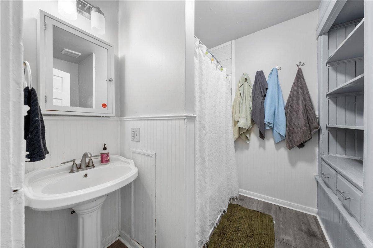 1517 W Lake Street, 23, Minneapolis, MN 55408 09-SNY04335.jpg