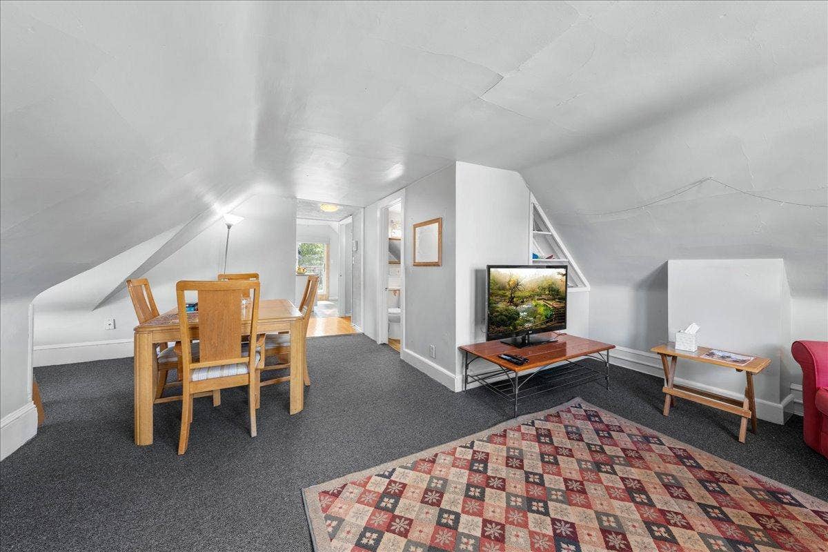 1517 W Lake Street, 23, Minneapolis, MN 55408 23-SNY04401.jpg