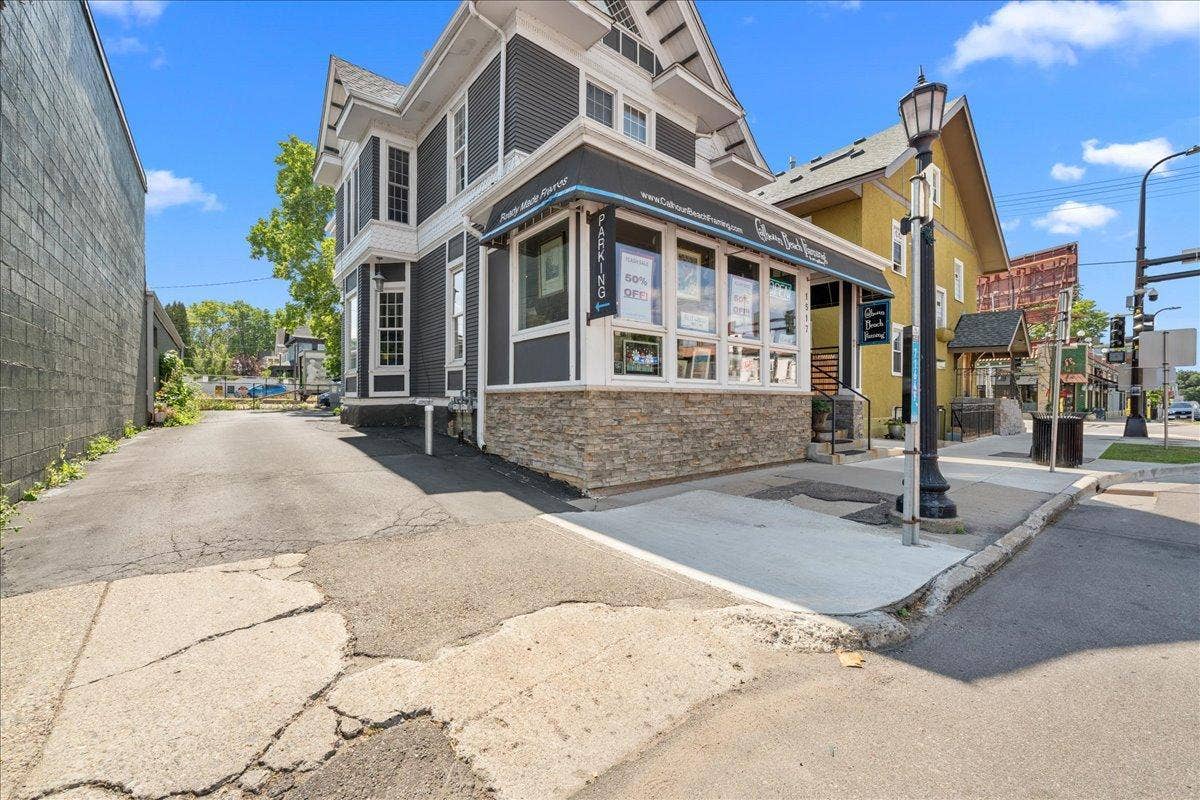 1517 W Lake Street, 23, Minneapolis, MN 55408 25-SNY04451.jpg