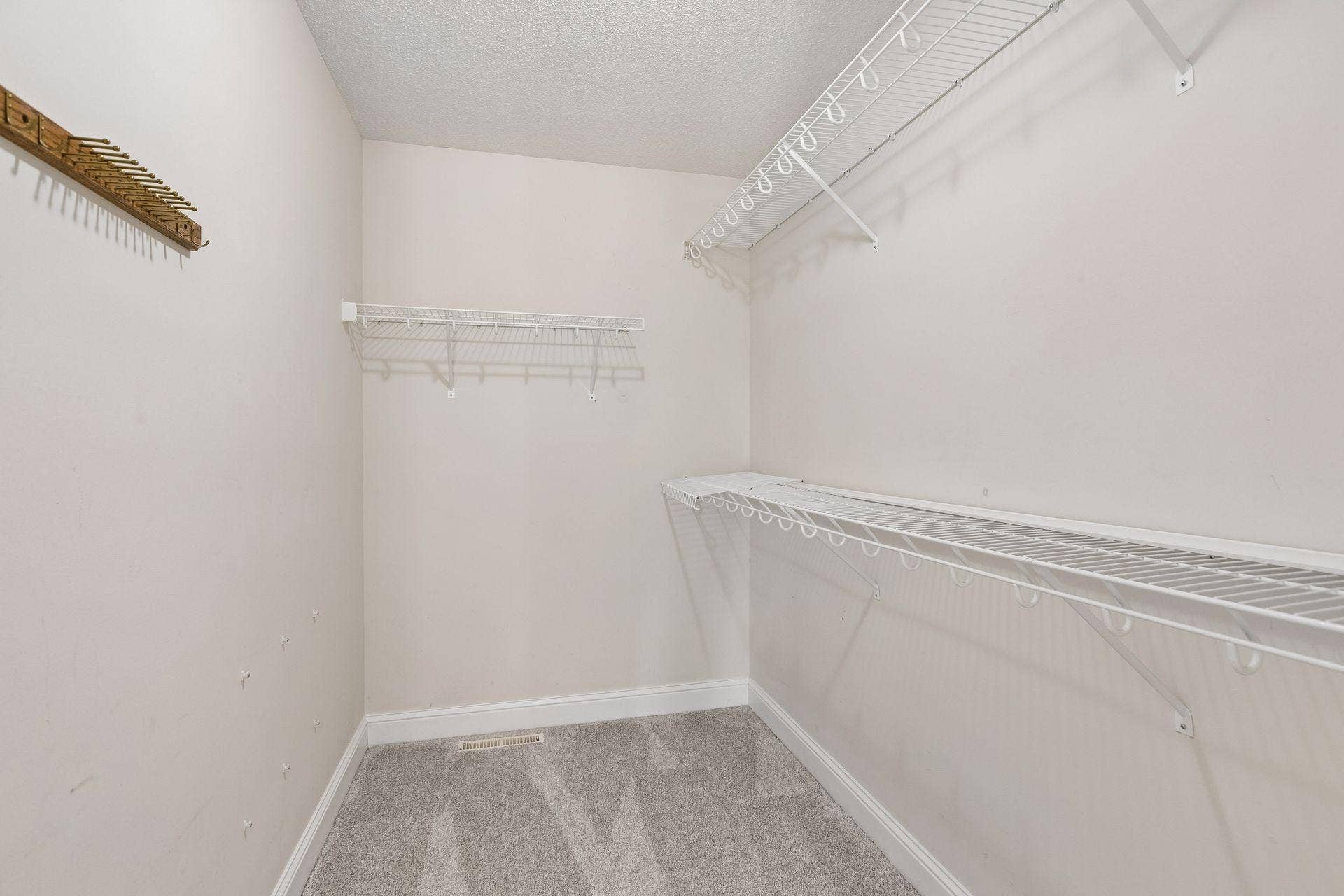 2717 87th Trail N, Brooklyn Park, MN 55443 2717 87th Trail North - Primary walk-in closet - 0032.jpg