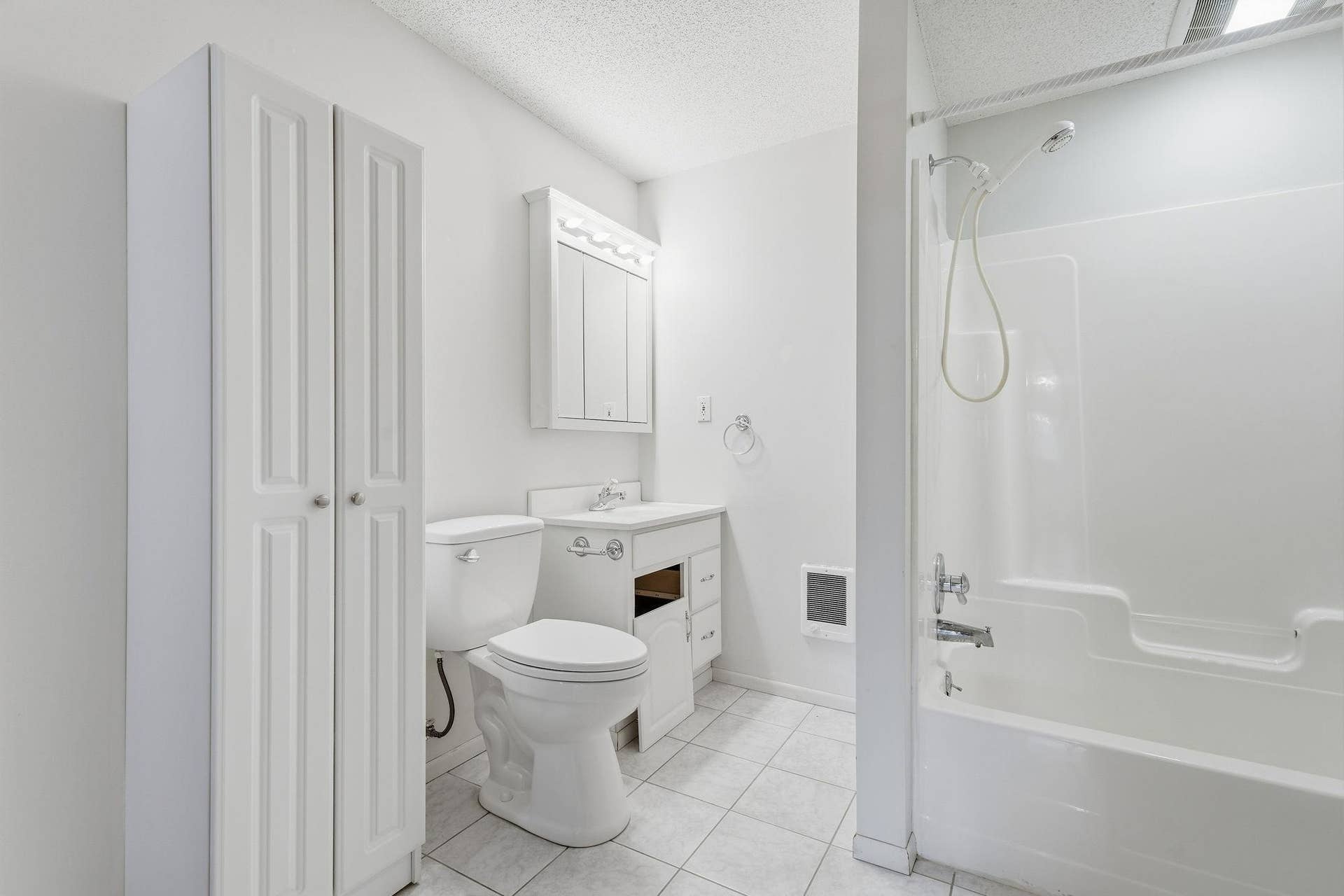 17290 90th Avenue N, Maple Grove, MN 55311 17-web-or-mls-17290_90th_Ave_N_Osseo_MN_55311_02751.jpg