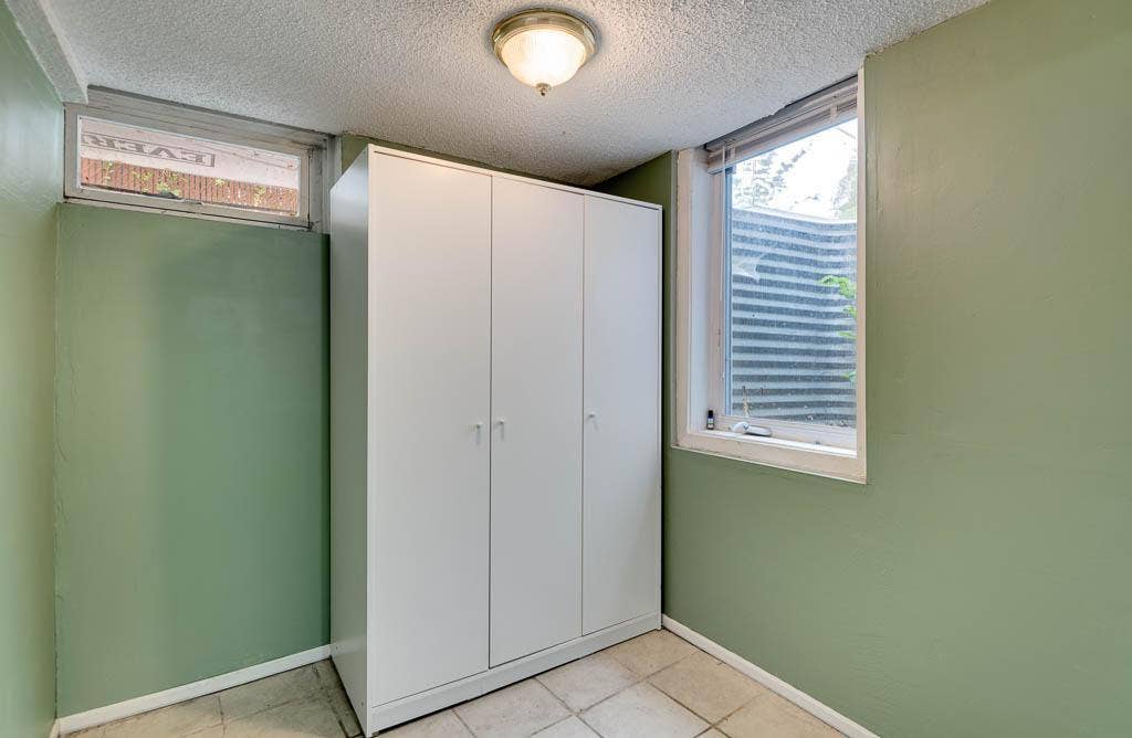 2907 Penn Avenue N, 36, Minneapolis, MN 55411 This bonus room in the lower level provides an egress window.