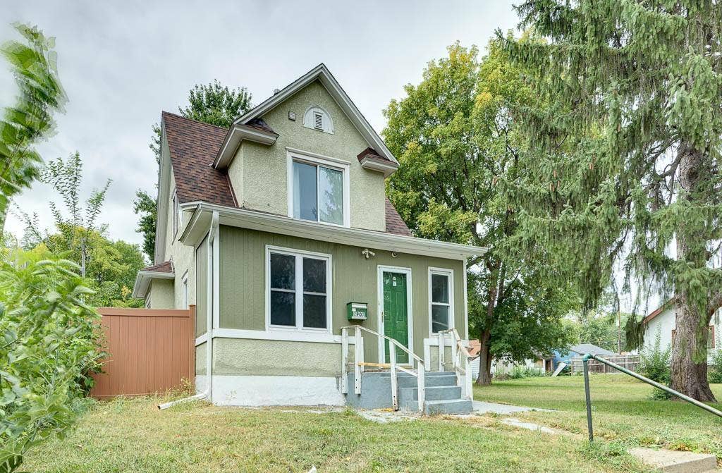 2907 Penn Avenue N, 36, Minneapolis, MN 55411 Welcome home to 2907 Penn Ave. N.