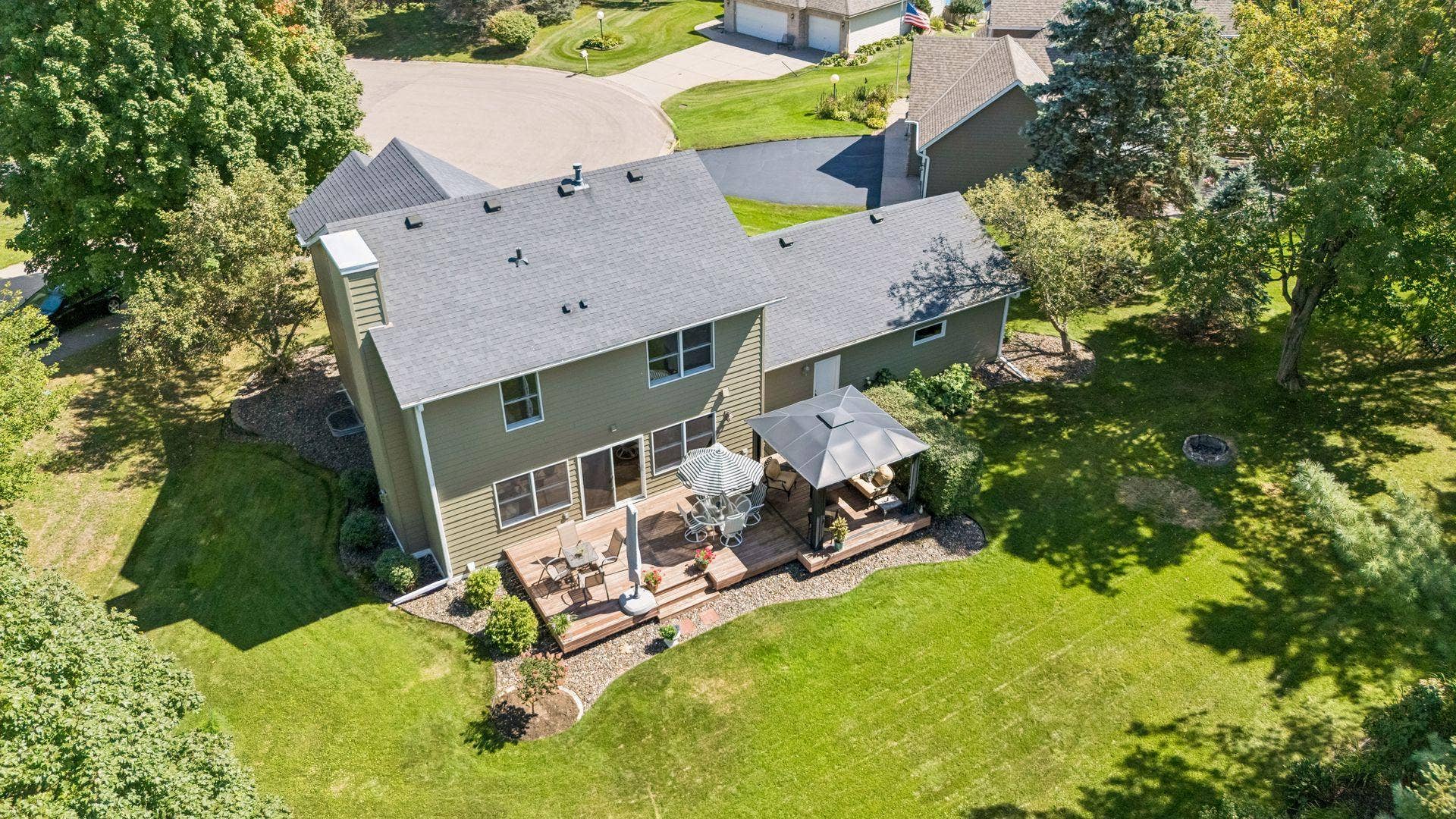 1008 Eagle Ridge Court, Stillwater, MN 55082 From above, you can truly appreciate the size of this incredible yard and all the possibilities it offers.