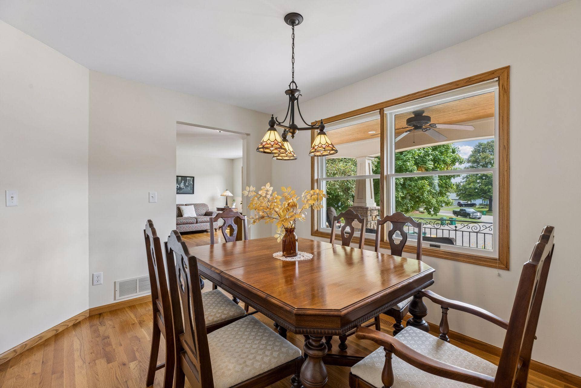 1008 Eagle Ridge Court, Stillwater, MN 55082 Another look at the dining room, conveniently positioned between the front entry and kitchen for an easy, connected flow.