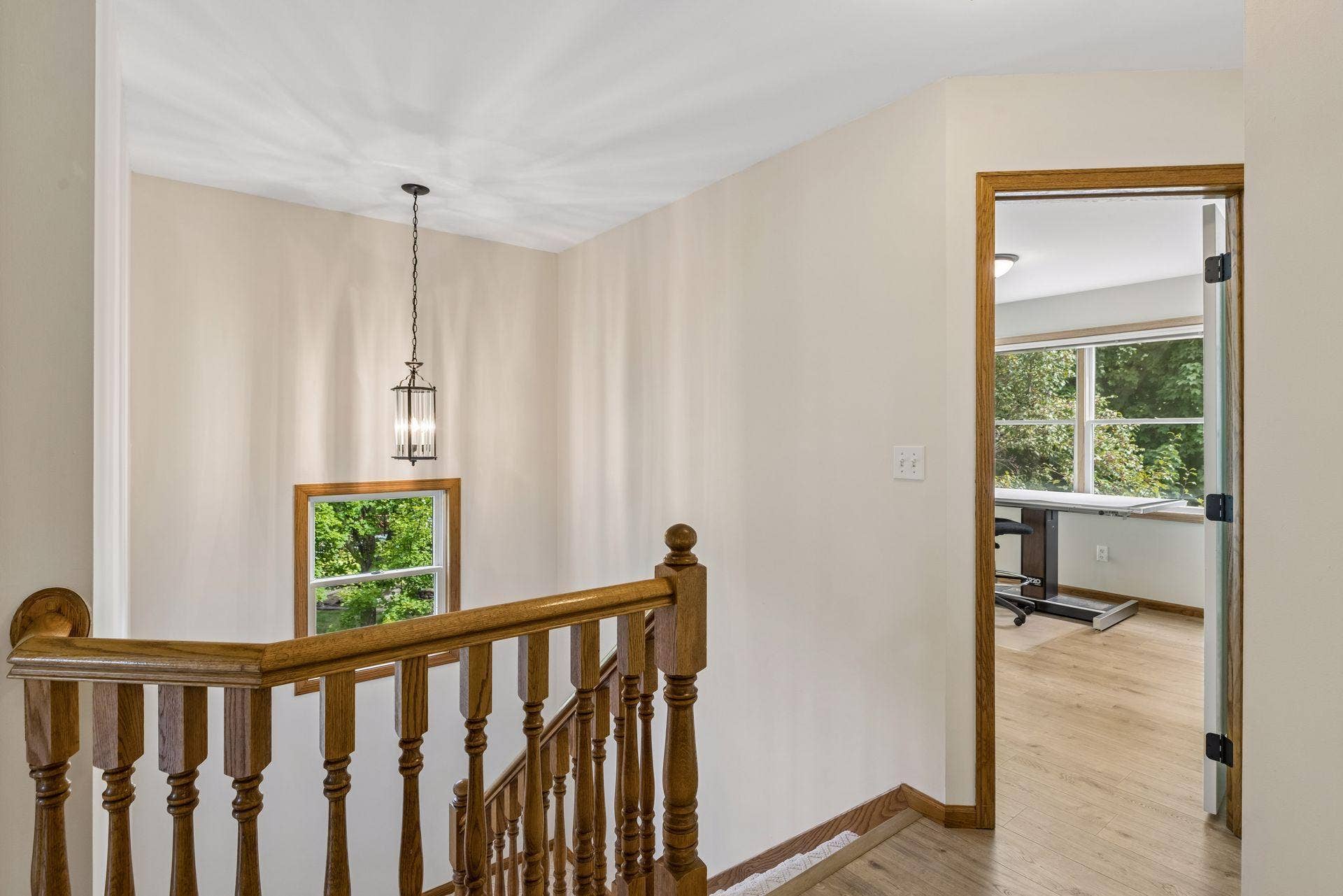 1008 Eagle Ridge Court, Stillwater, MN 55082 Welcome to the upper level, home to four bedrooms and two bathrooms with new flooring throughout.