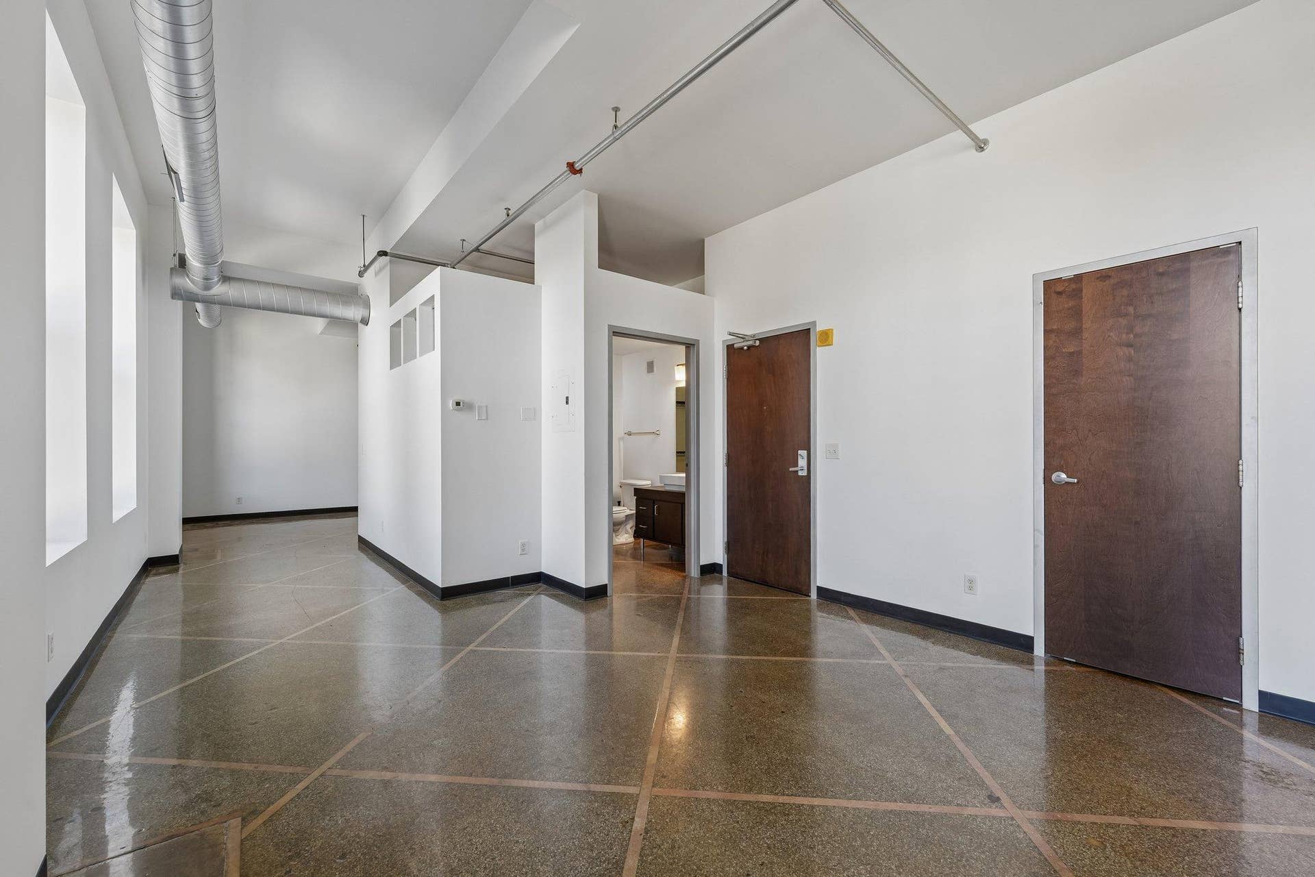 350 Saint Peter Street, #1010, 91, Saint Paul, MN 55102 Livingroom