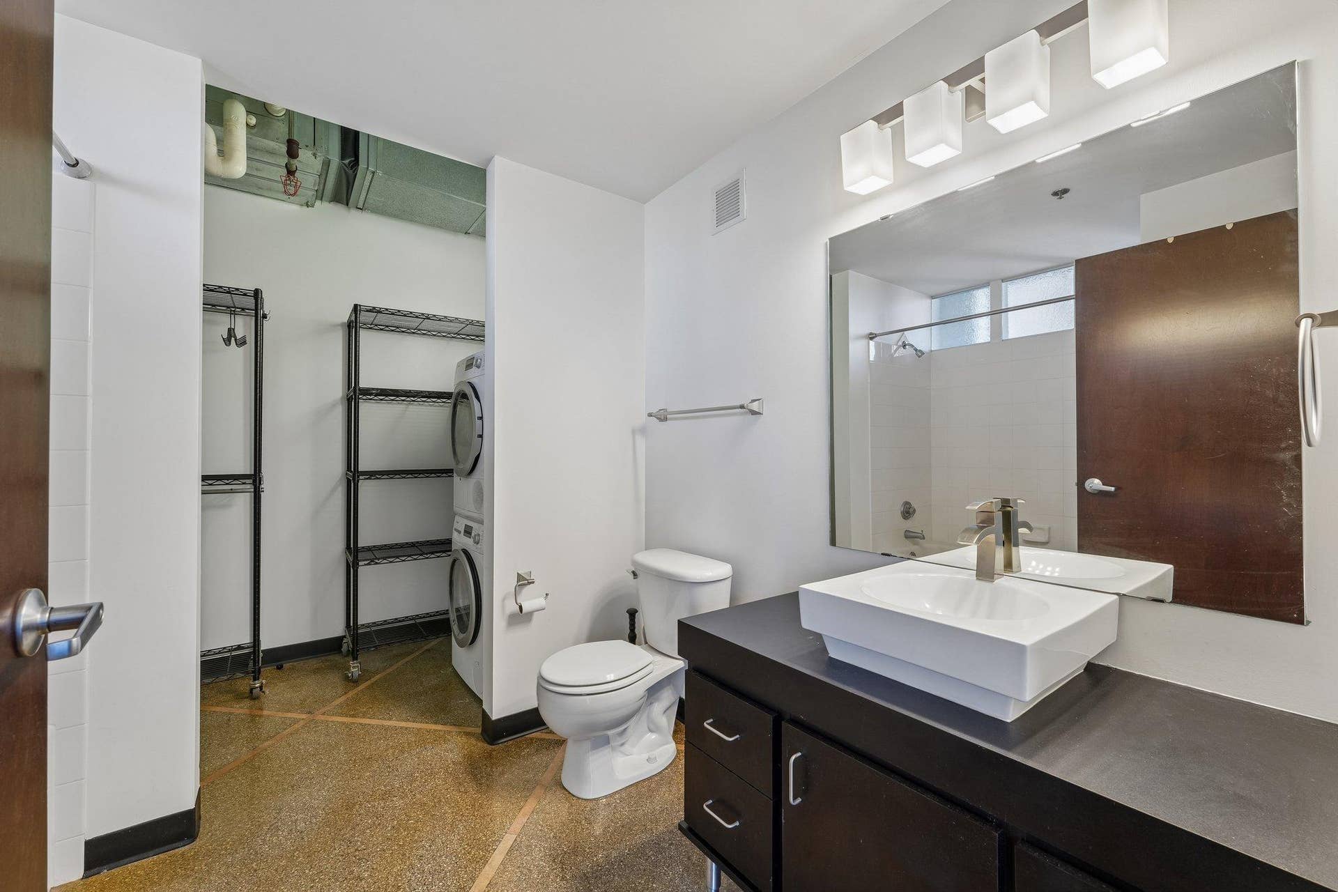 350 Saint Peter Street, #1010, 91, Saint Paul, MN 55102 29-web-or-mls-Saint Peter St 1010-S1609-023.jpg