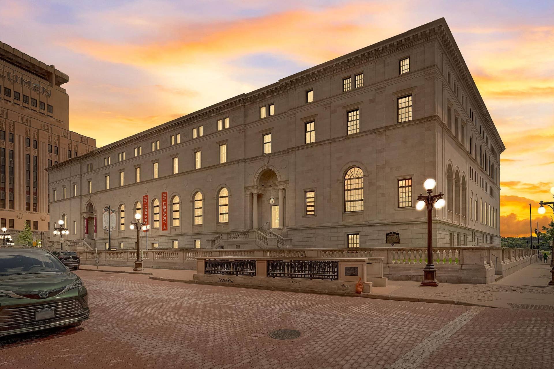 350 Saint Peter Street, #1010, 91, Saint Paul, MN 55102 Library