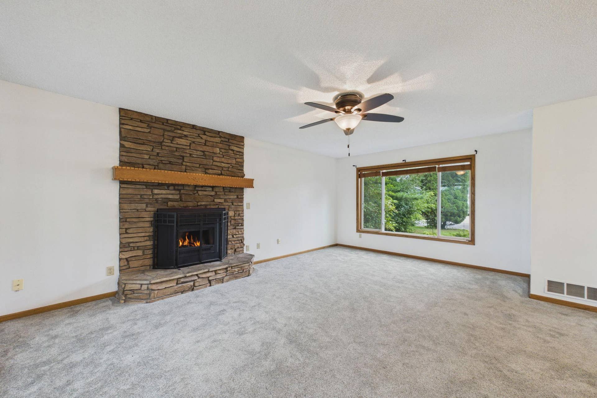 7018 43rd Street N, Oakdale, MN 55128 7018 43rd Street N, Oakdale, MN 55128
