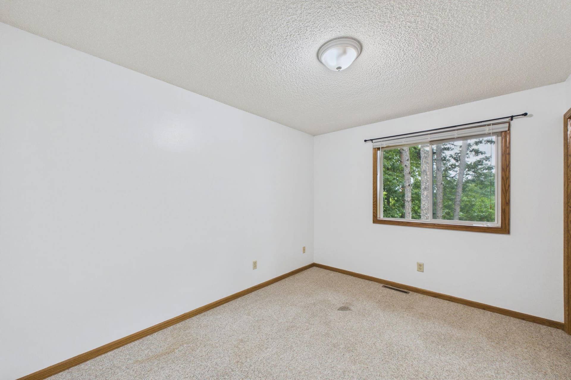 7018 43rd Street N, Oakdale, MN 55128 7018 43rd Street N, Oakdale, MN 55128
