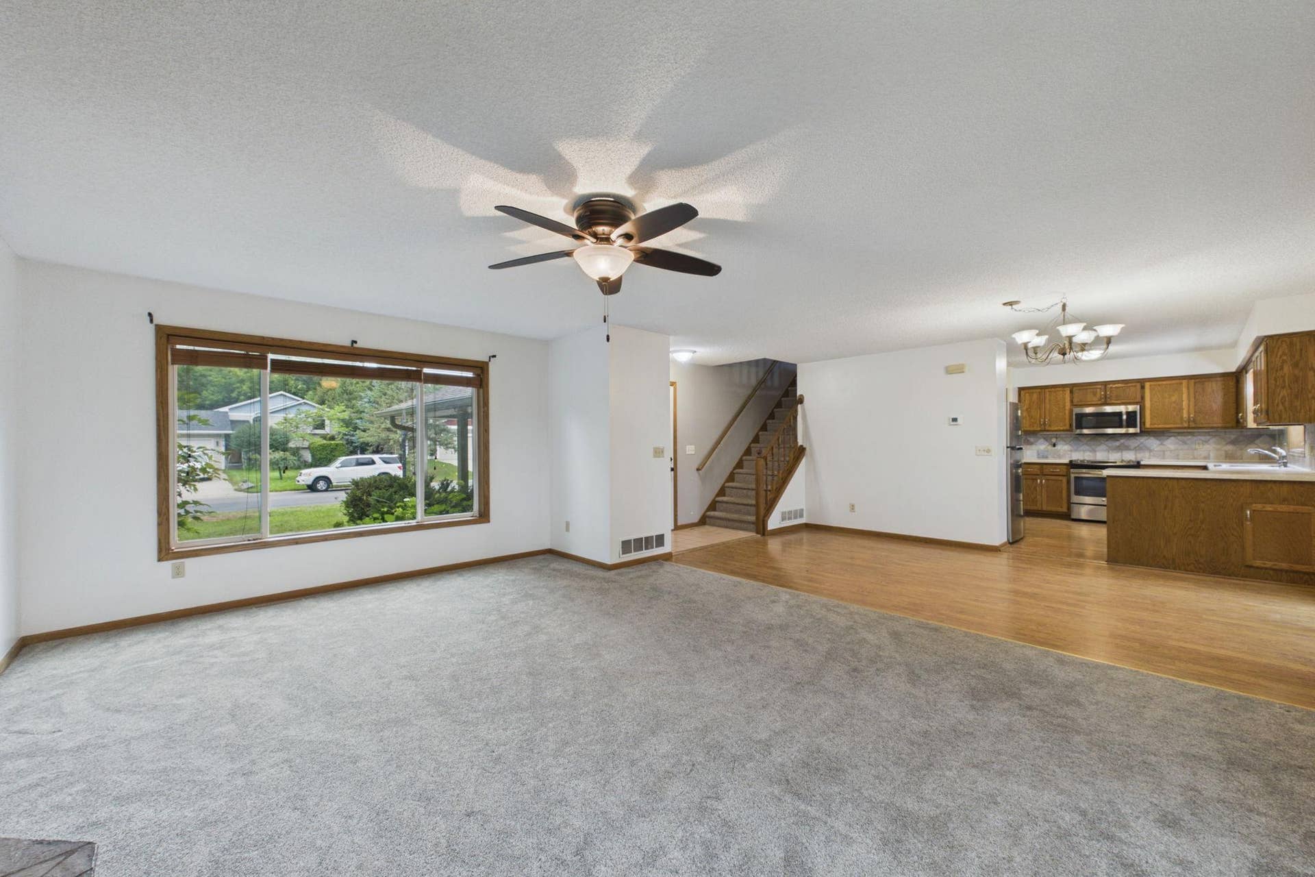 7018 43rd Street N, Oakdale, MN 55128 7018 43rd Street N, Oakdale, MN 55128