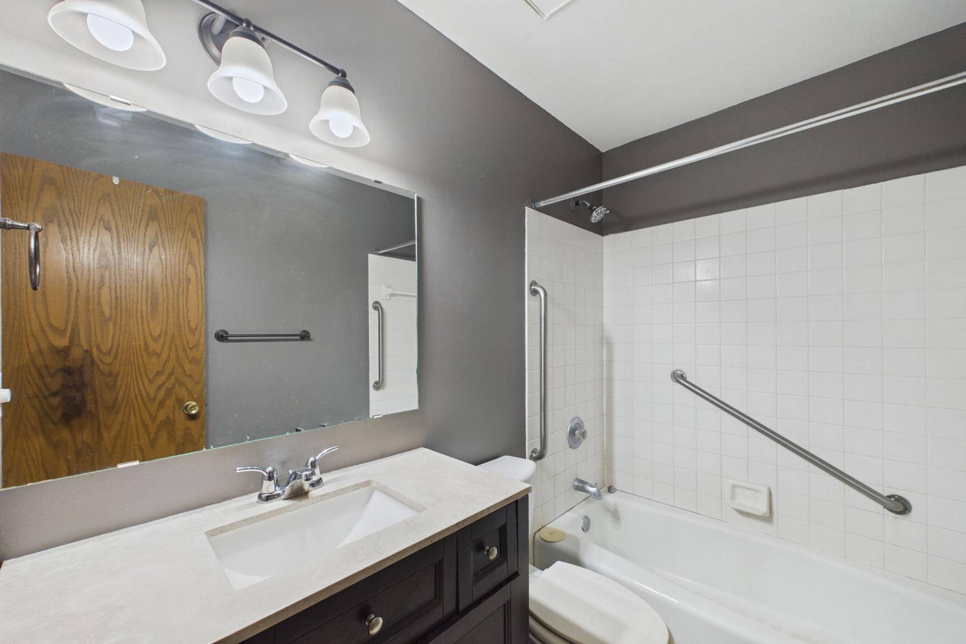 7018 43rd Street N, Oakdale, MN 55128 27-web-or-mls-CAM06550G6-PR0066-STILL033.jpg