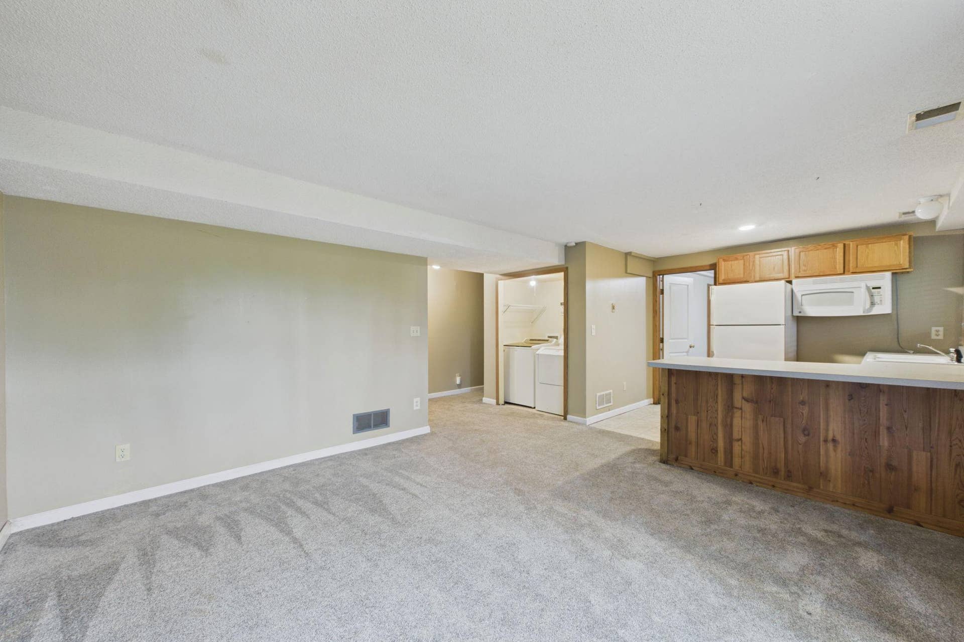 7018 43rd Street N, Oakdale, MN 55128 7018 43rd Street N, Oakdale, MN 55128