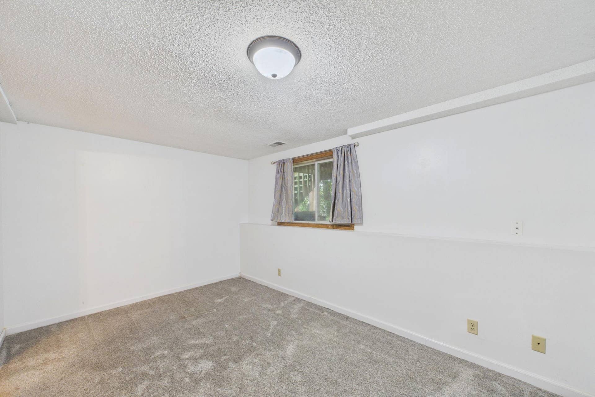 7018 43rd Street N, Oakdale, MN 55128 7018 43rd Street N, Oakdale, MN 55128