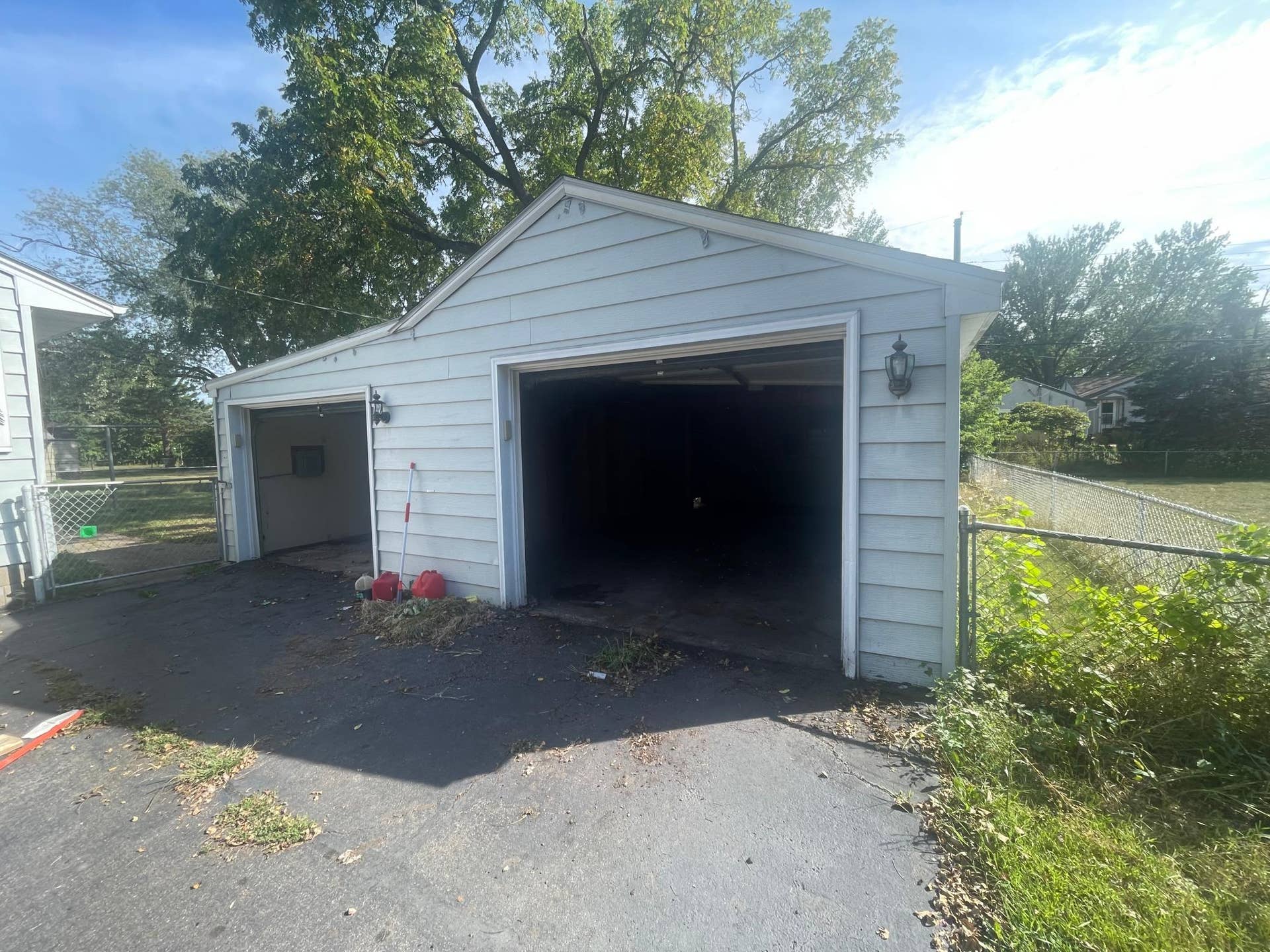 150 Roselawn Avenue E, Maplewood, MN 55117 150RoselawnGarage.jpeg