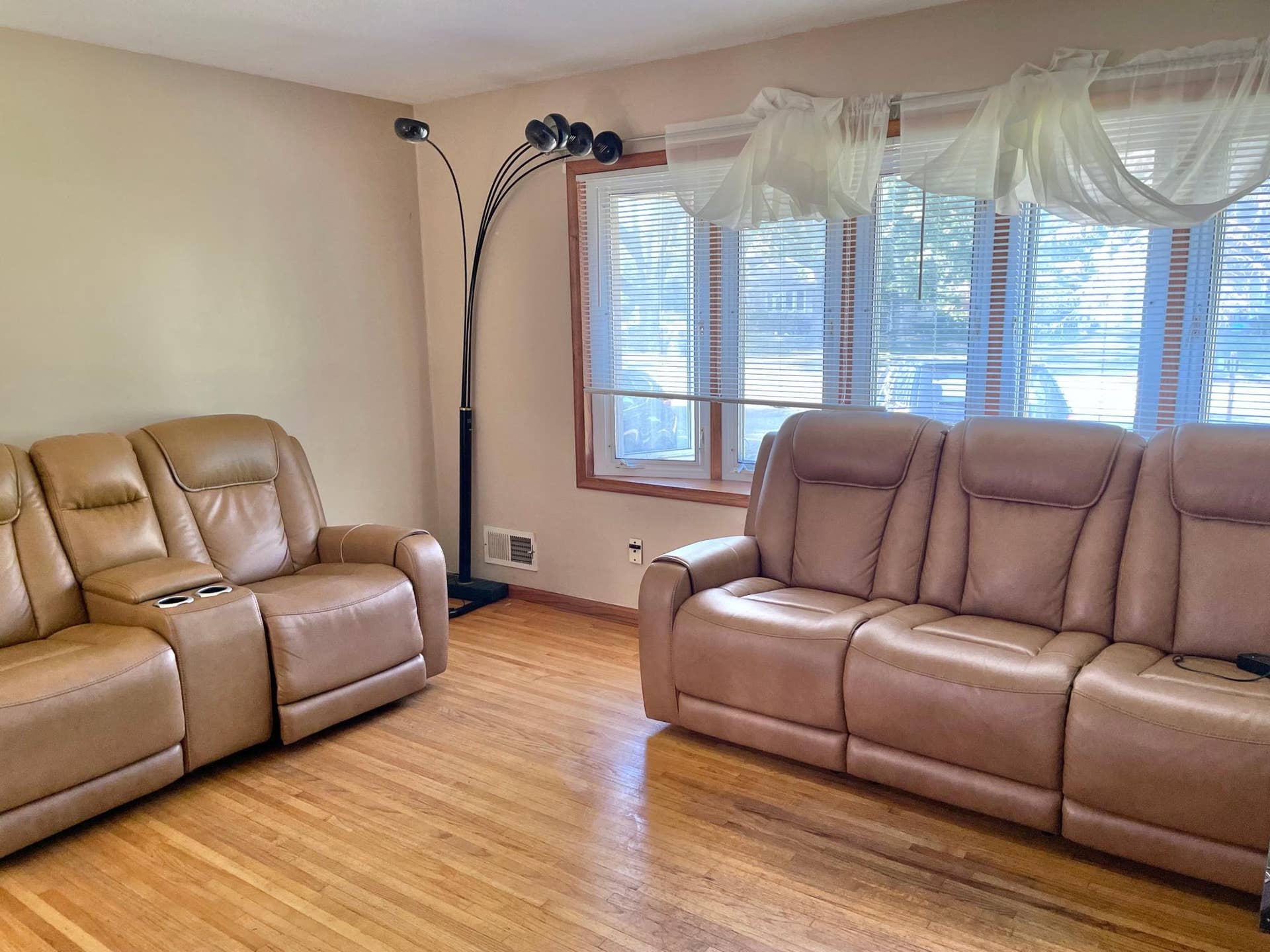 150 Roselawn Avenue E, Maplewood, MN 55117 150RoselawnLivingroom.jpeg