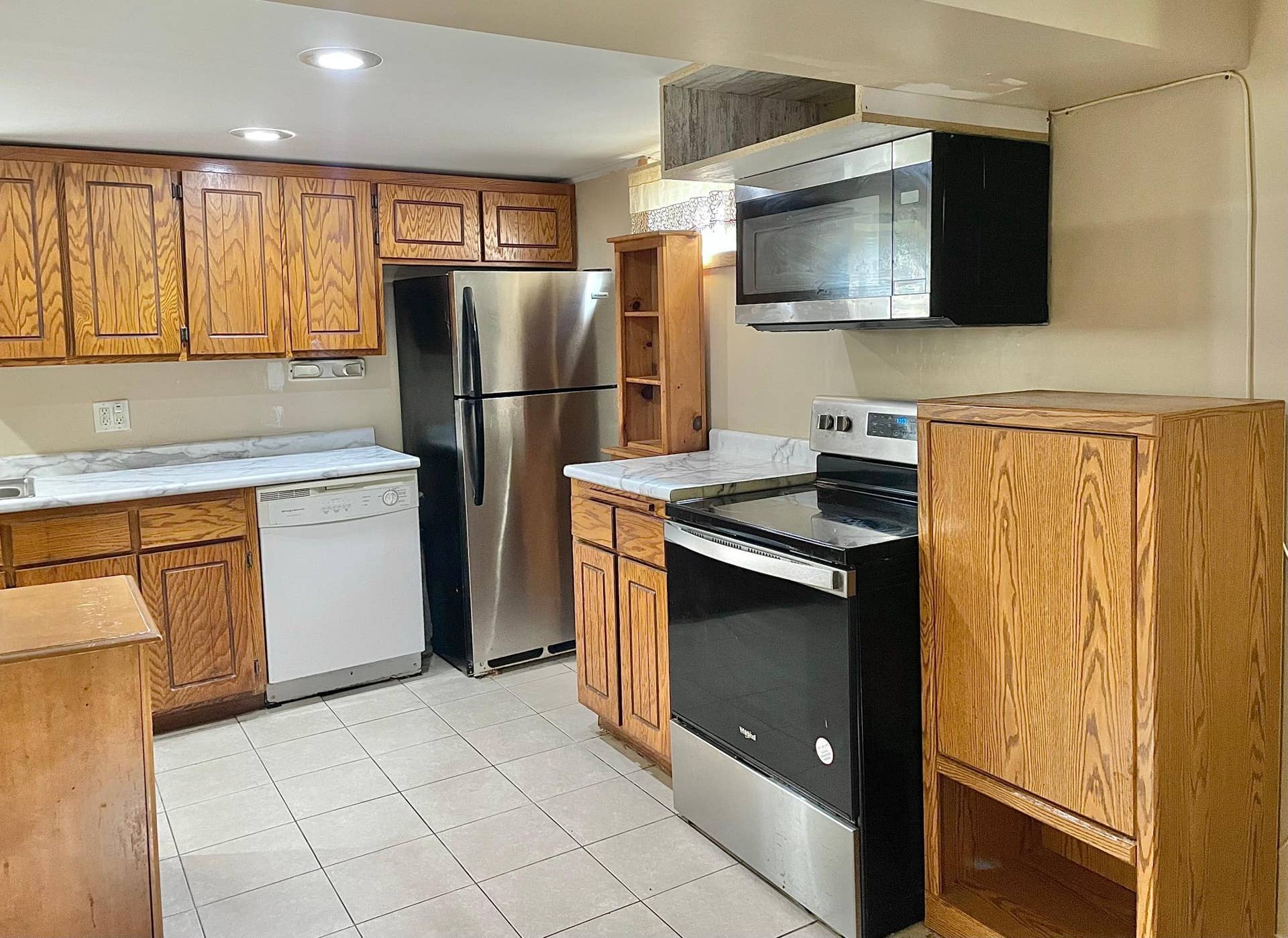 150 Roselawn Avenue E, Maplewood, MN 55117 150RoselawnLowerKitchen.jpeg