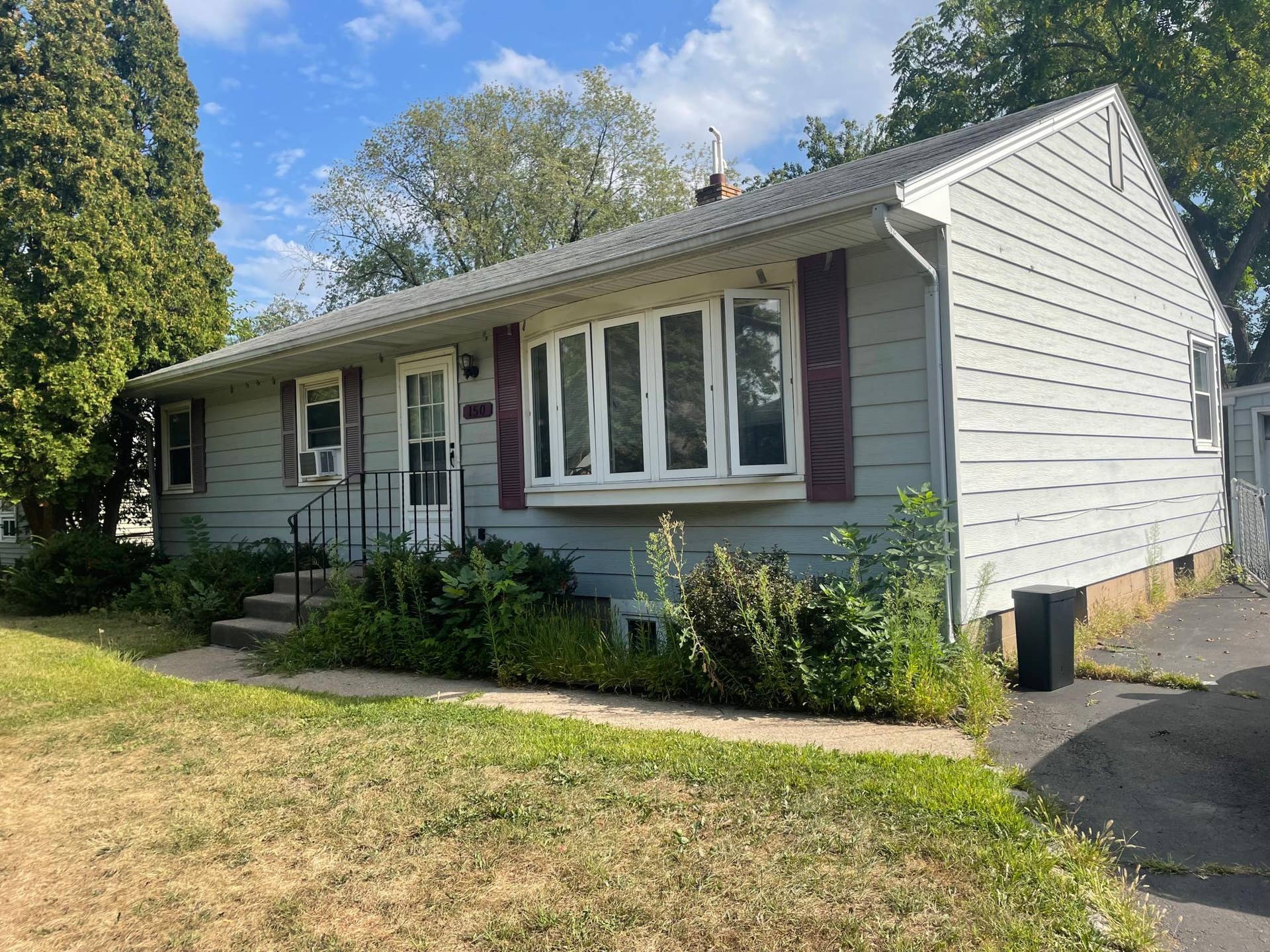 150 Roselawn Avenue E, Maplewood, MN 55117 150RoselawnFrontExterior1.jpeg