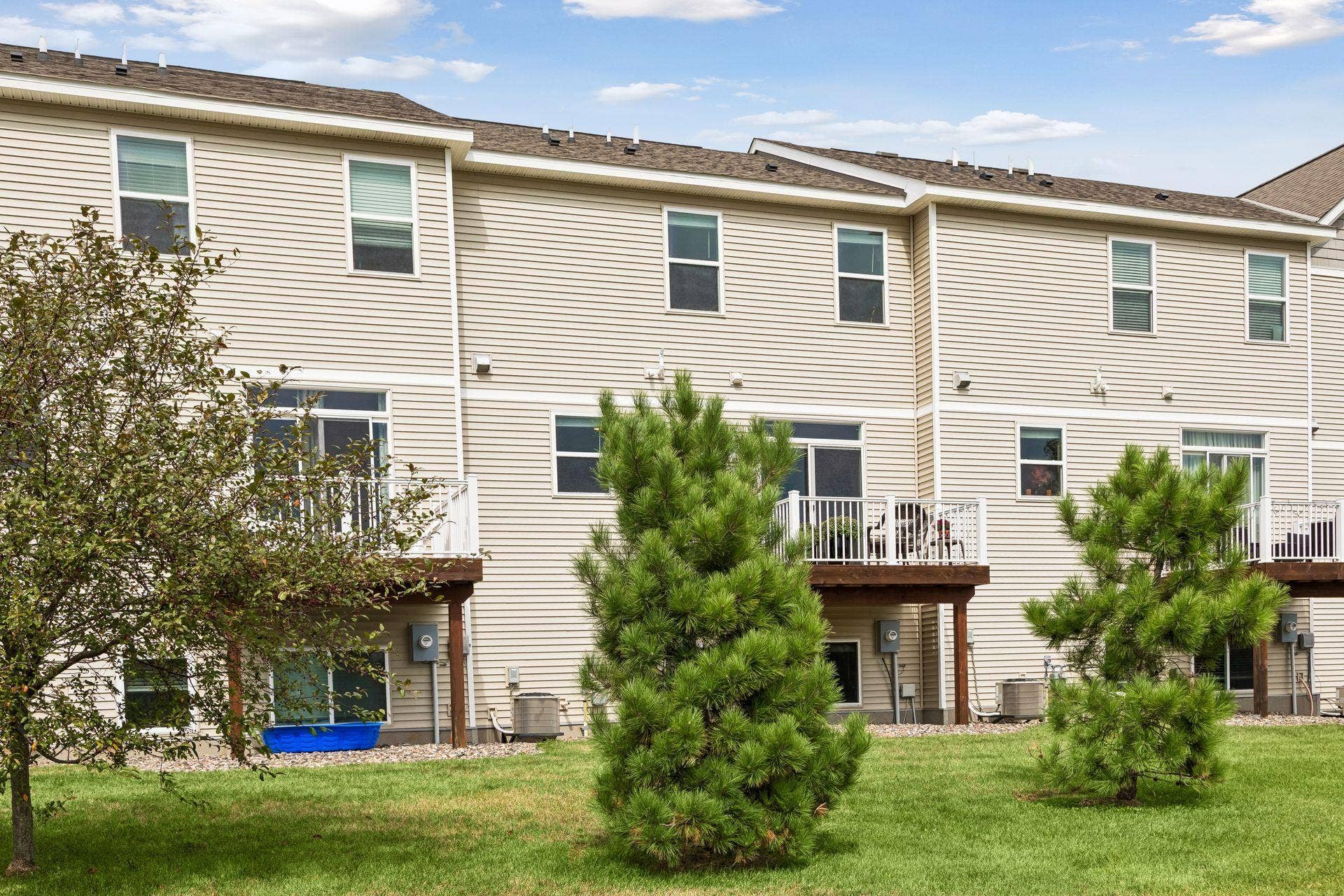8757 Granite Lane, Woodbury, MN 55129