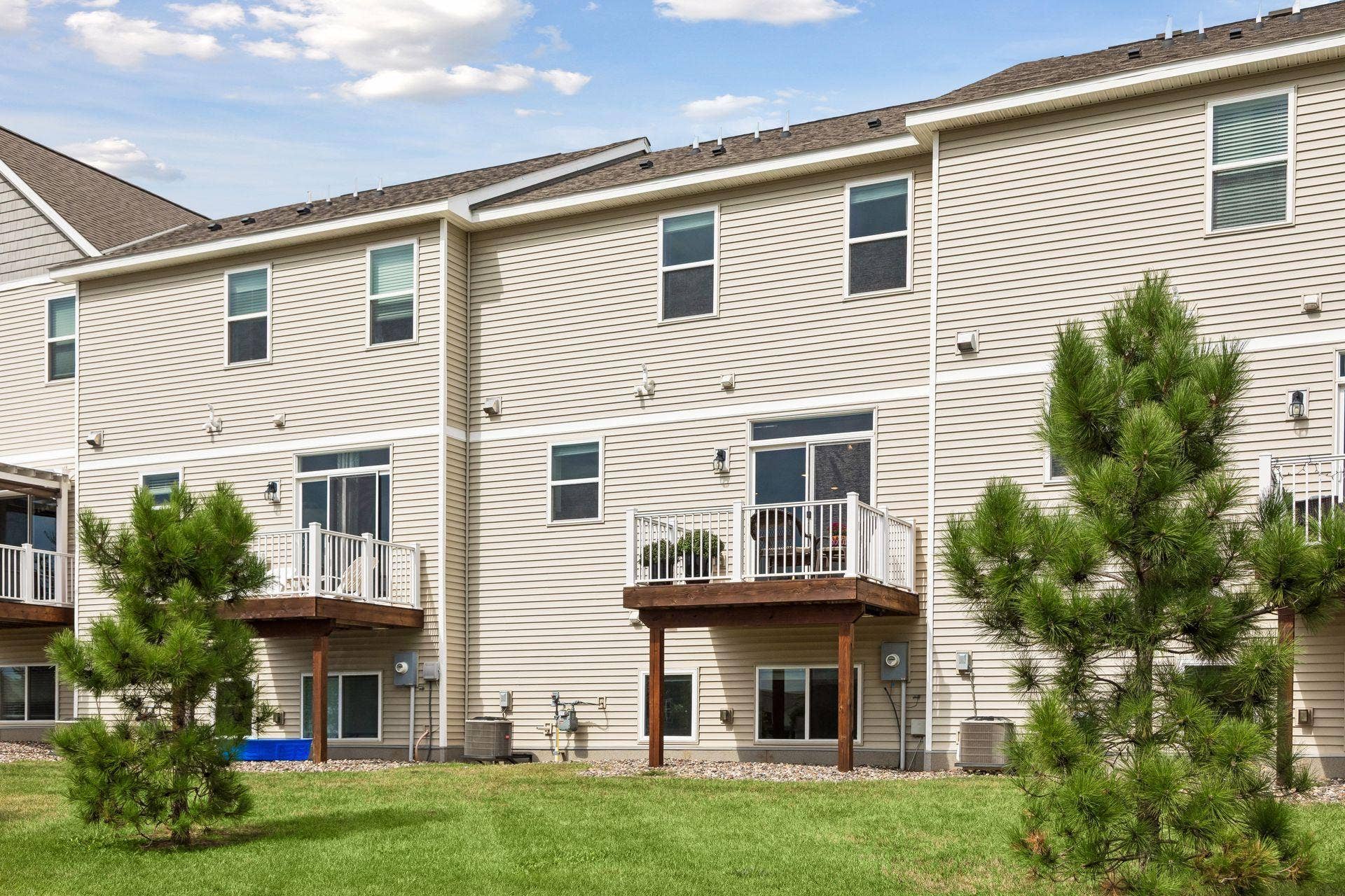 8757 Granite Lane, Woodbury, MN 55129