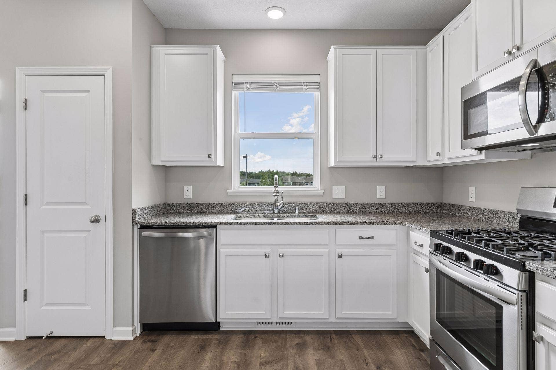 8757 Granite Lane, Woodbury, MN 55129