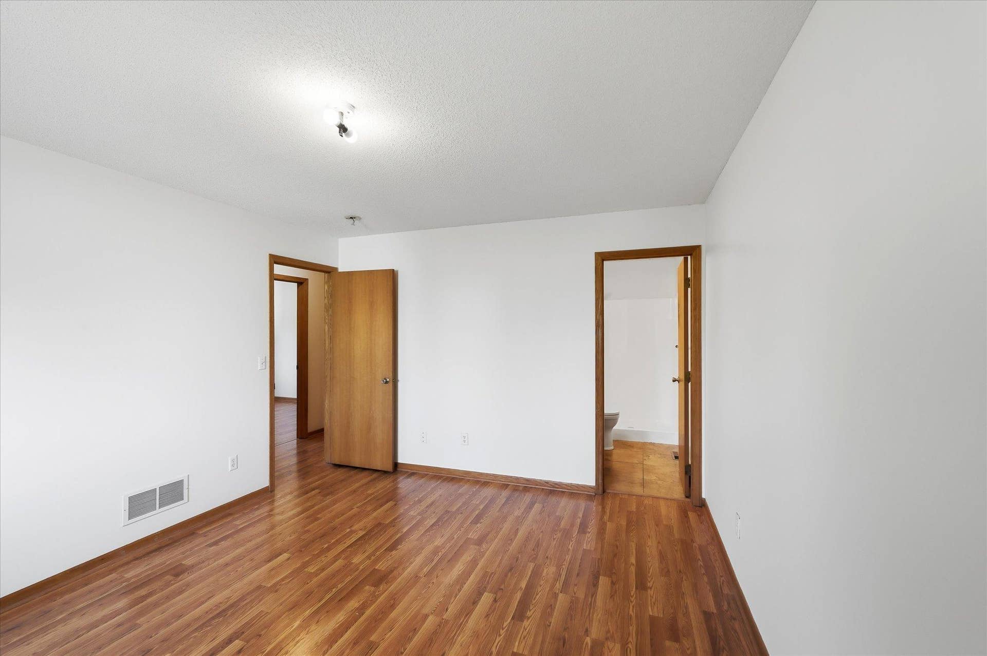 9350 Parkside Drive, Woodbury, MN 55125 bedroom #3 with 3/4 bath