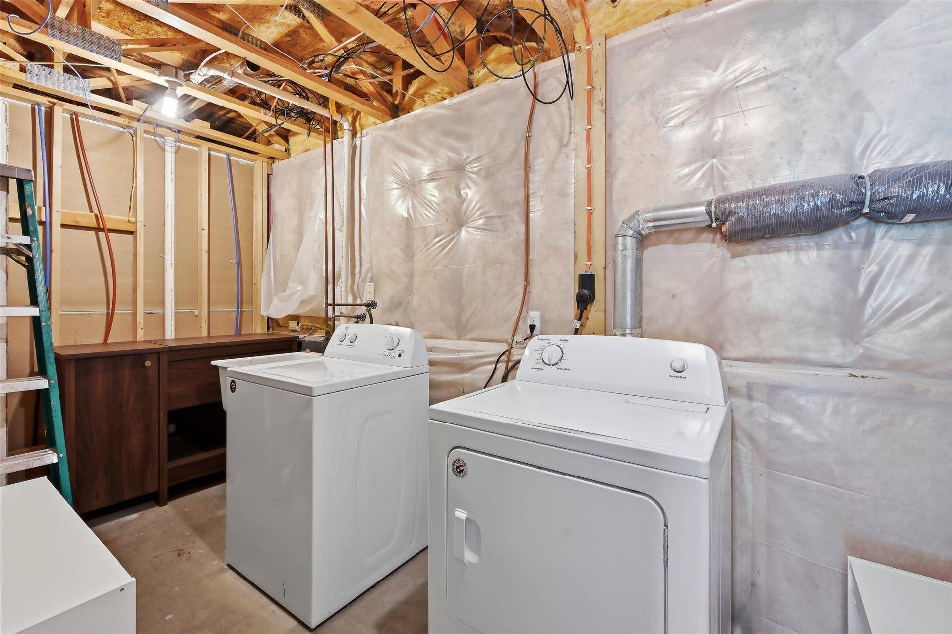 9350 Parkside Drive, Woodbury, MN 55125 Laundry