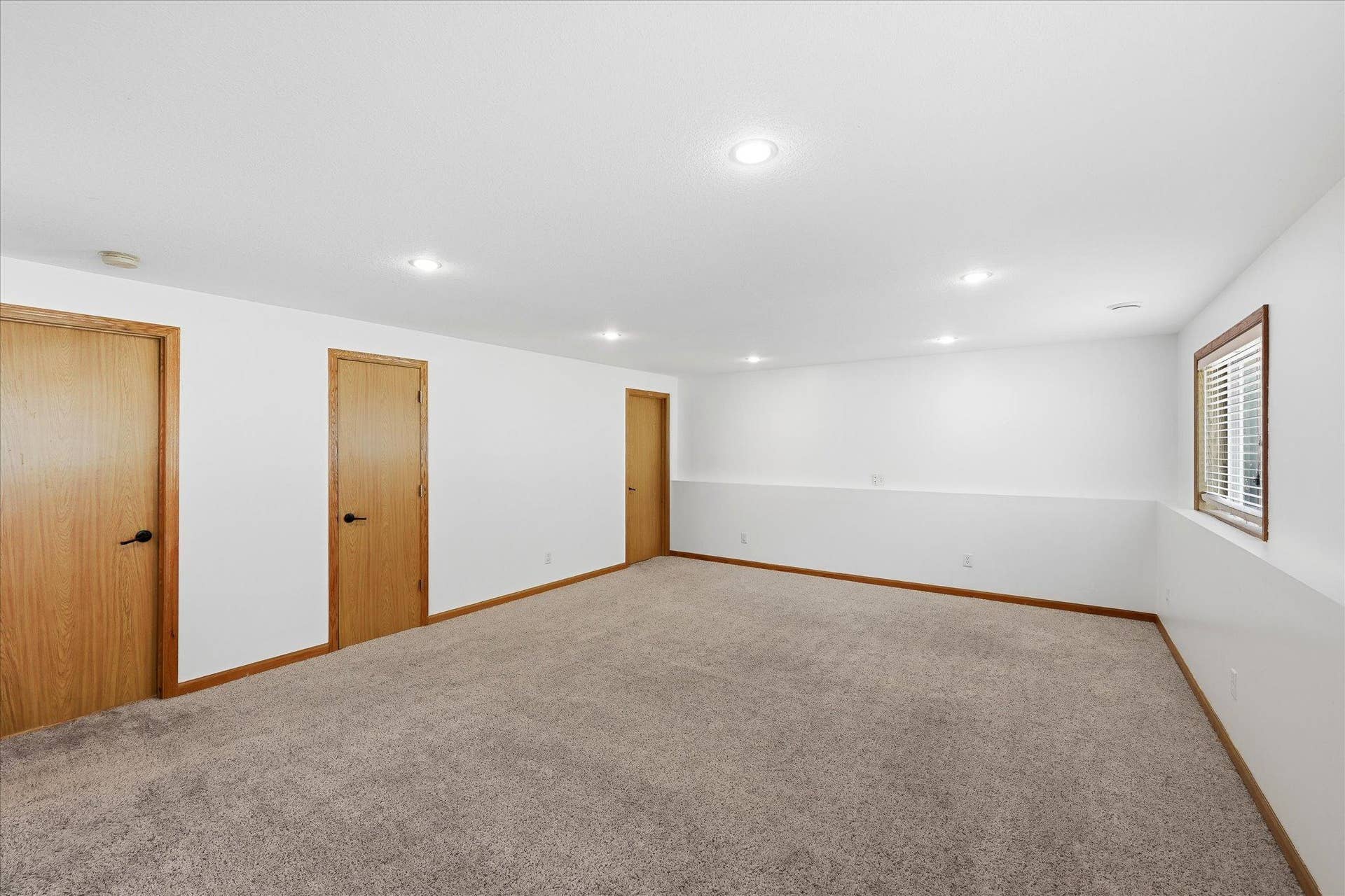9350 Parkside Drive, Woodbury, MN 55125 9350 Parkside Drive, Woodbury, MN 55125