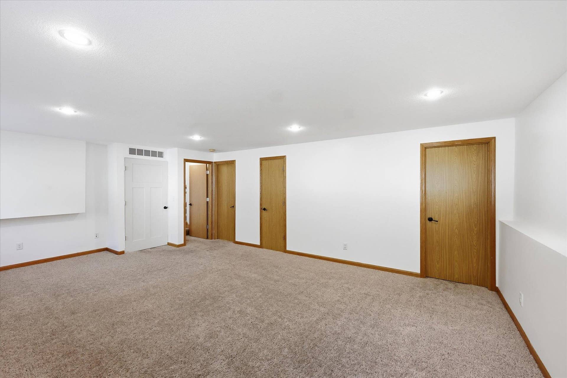 9350 Parkside Drive, Woodbury, MN 55125 9350 Parkside Drive, Woodbury, MN 55125
