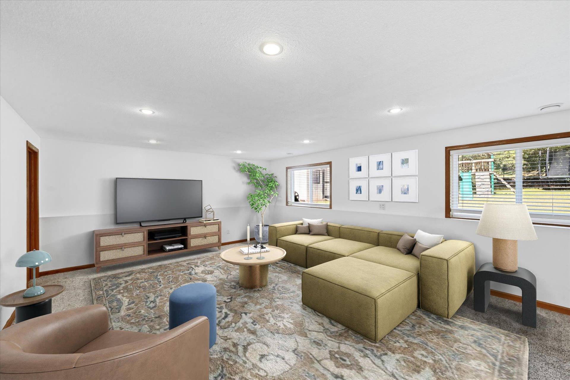 9350 Parkside Drive, Woodbury, MN 55125 virtual family room
