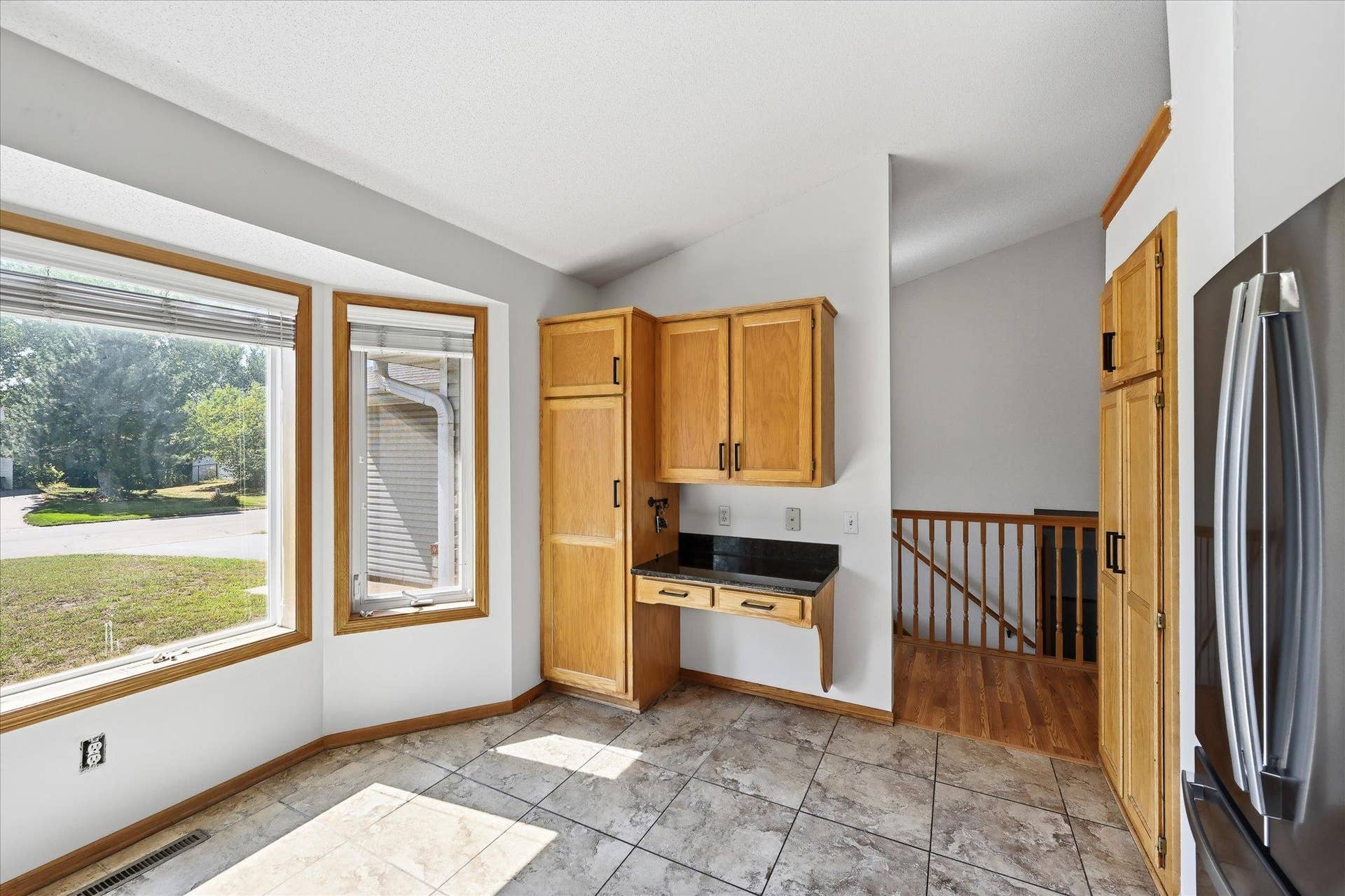 9350 Parkside Drive, Woodbury, MN 55125 9350 Parkside Drive, Woodbury, MN 55125