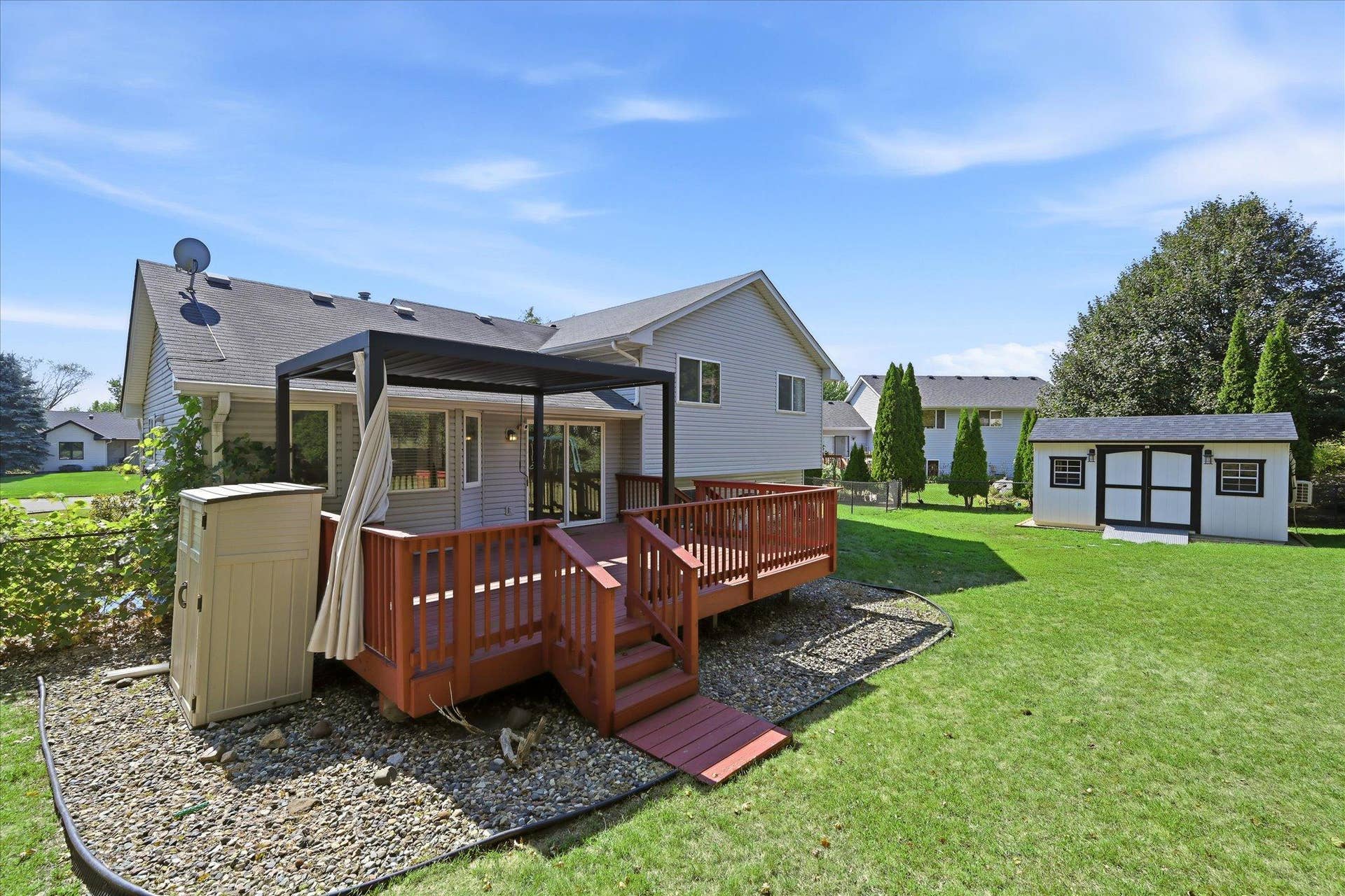 9350 Parkside Drive, Woodbury, MN 55125 9350 Parkside Drive, Woodbury, MN 55125