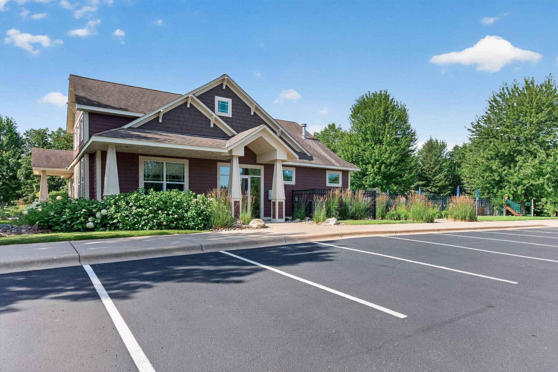 11631 Prospect Curve, Woodbury, MN 55129 Check out the impressive community center featuring a spacious recreation room for hosting gatherings, a fitness center, and a heated in-ground pool; amenities designed to make every day feel like a vacation.