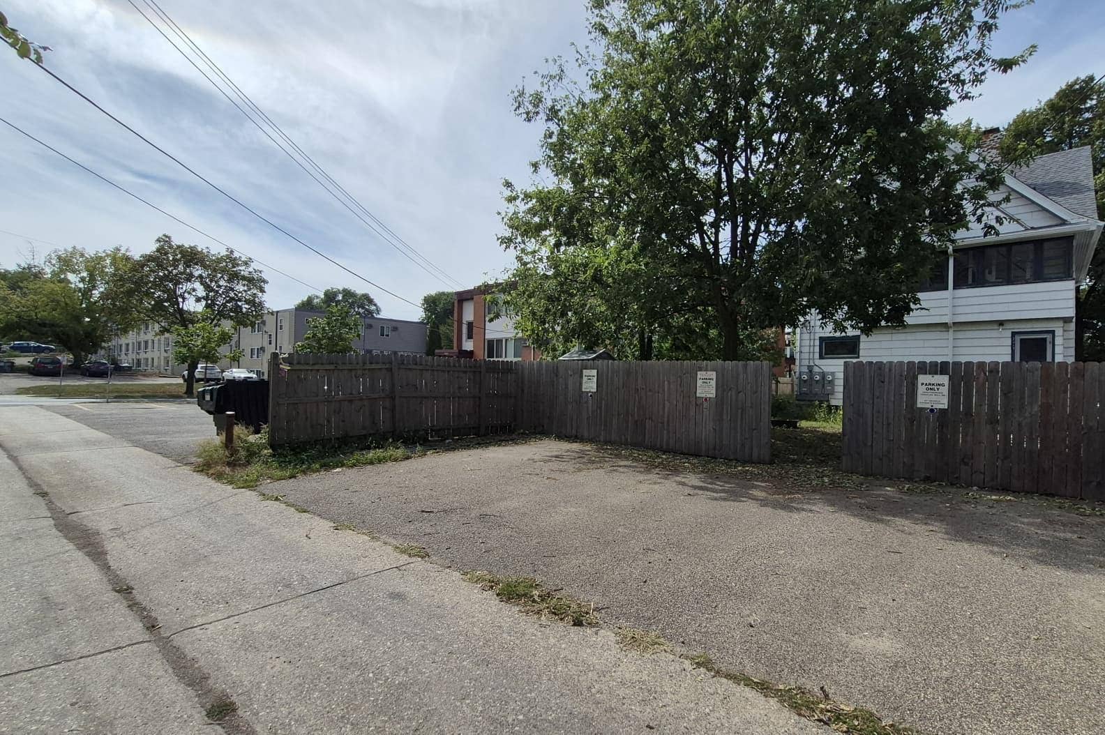 2317 Garfield Avenue, 84, Minneapolis, MN 55405 4 Off Street Parking Spaces