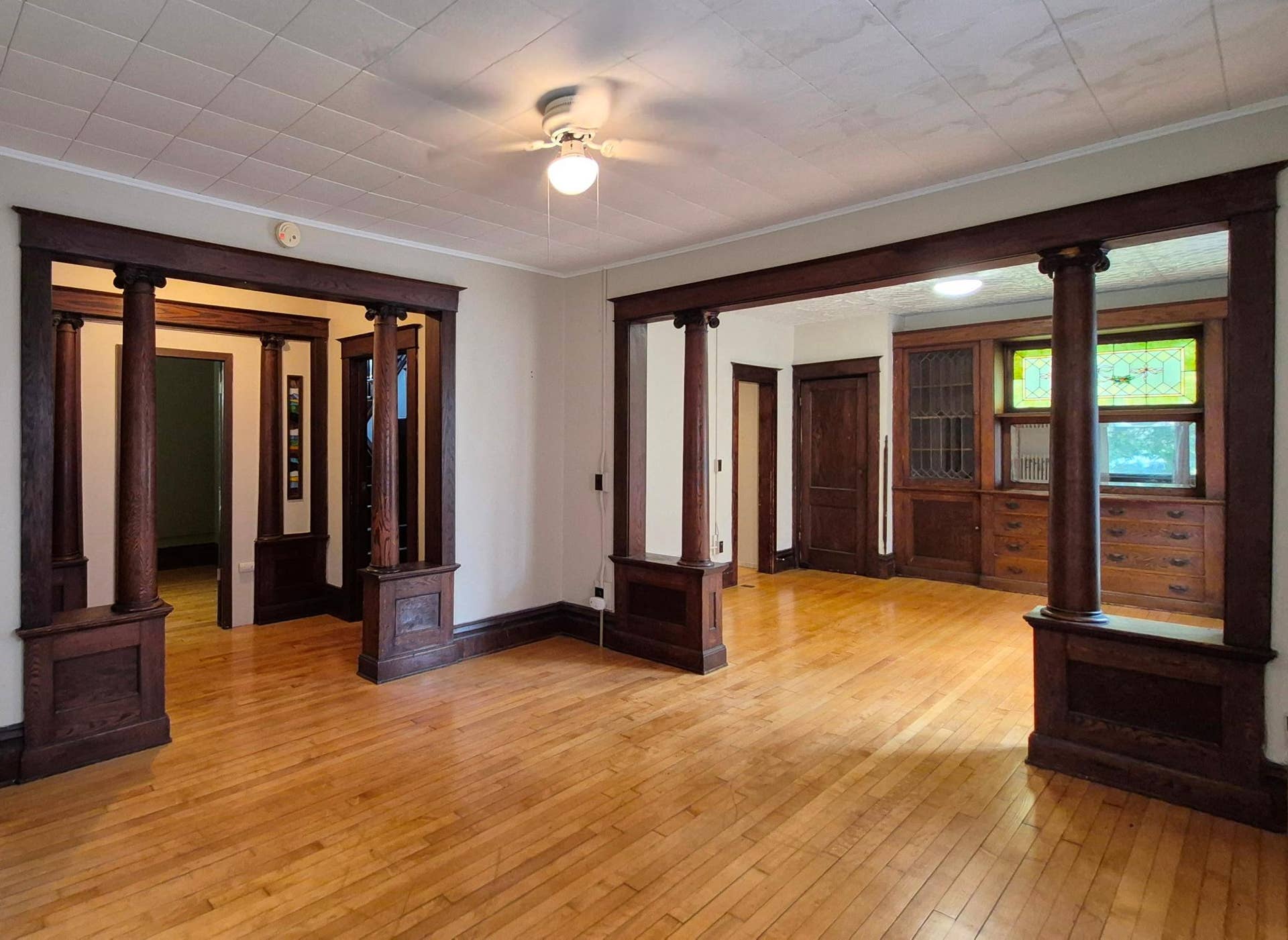2317 Garfield Avenue, 84, Minneapolis, MN 55405 Living Room.jpg