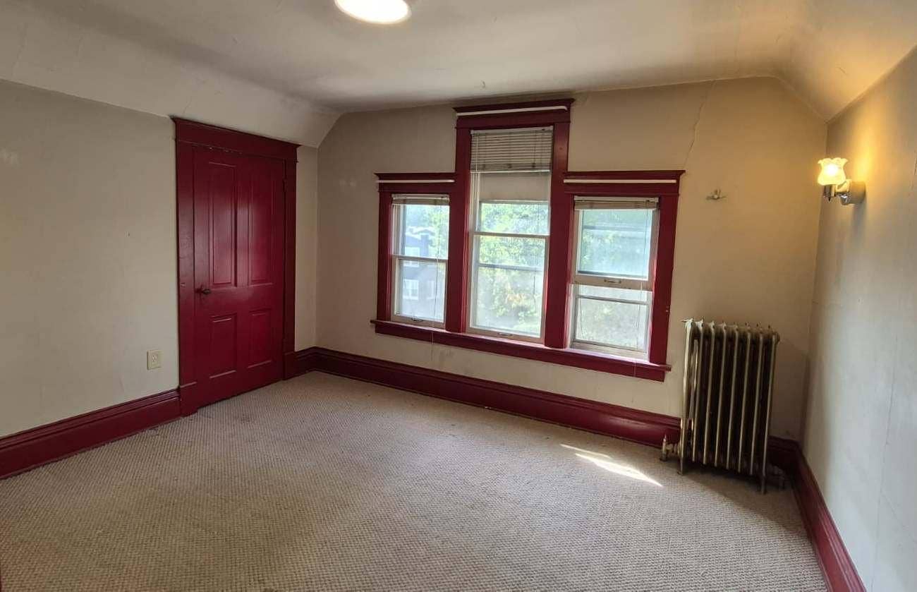 2317 Garfield Avenue, 84, Minneapolis, MN 55405 3rd Floor Bedroom