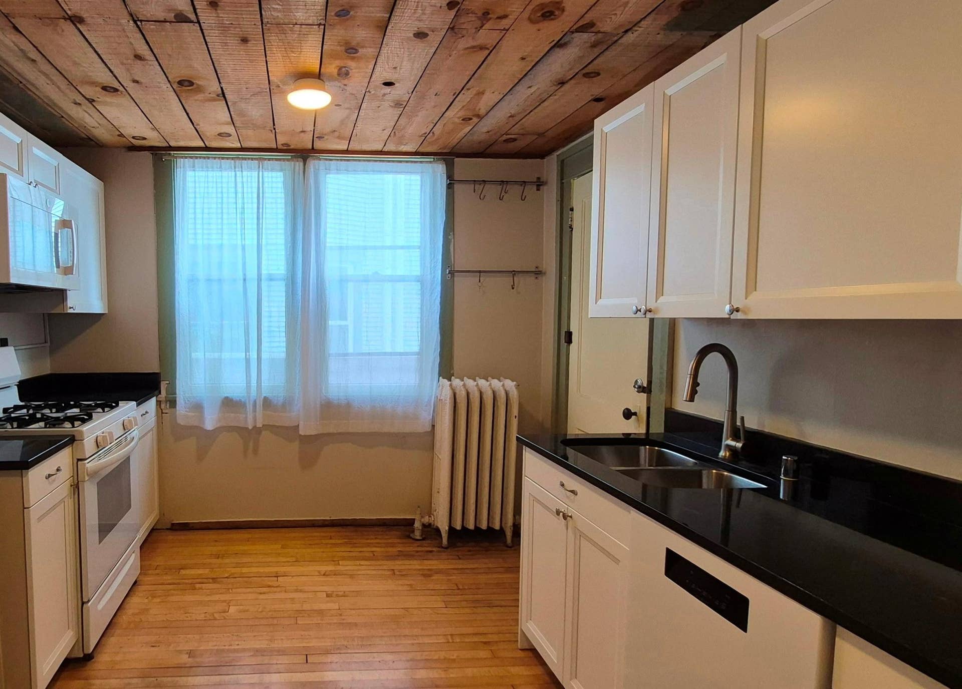 2317 Garfield Avenue, 84, Minneapolis, MN 55405 1st Floor Kitchen 2.jpg