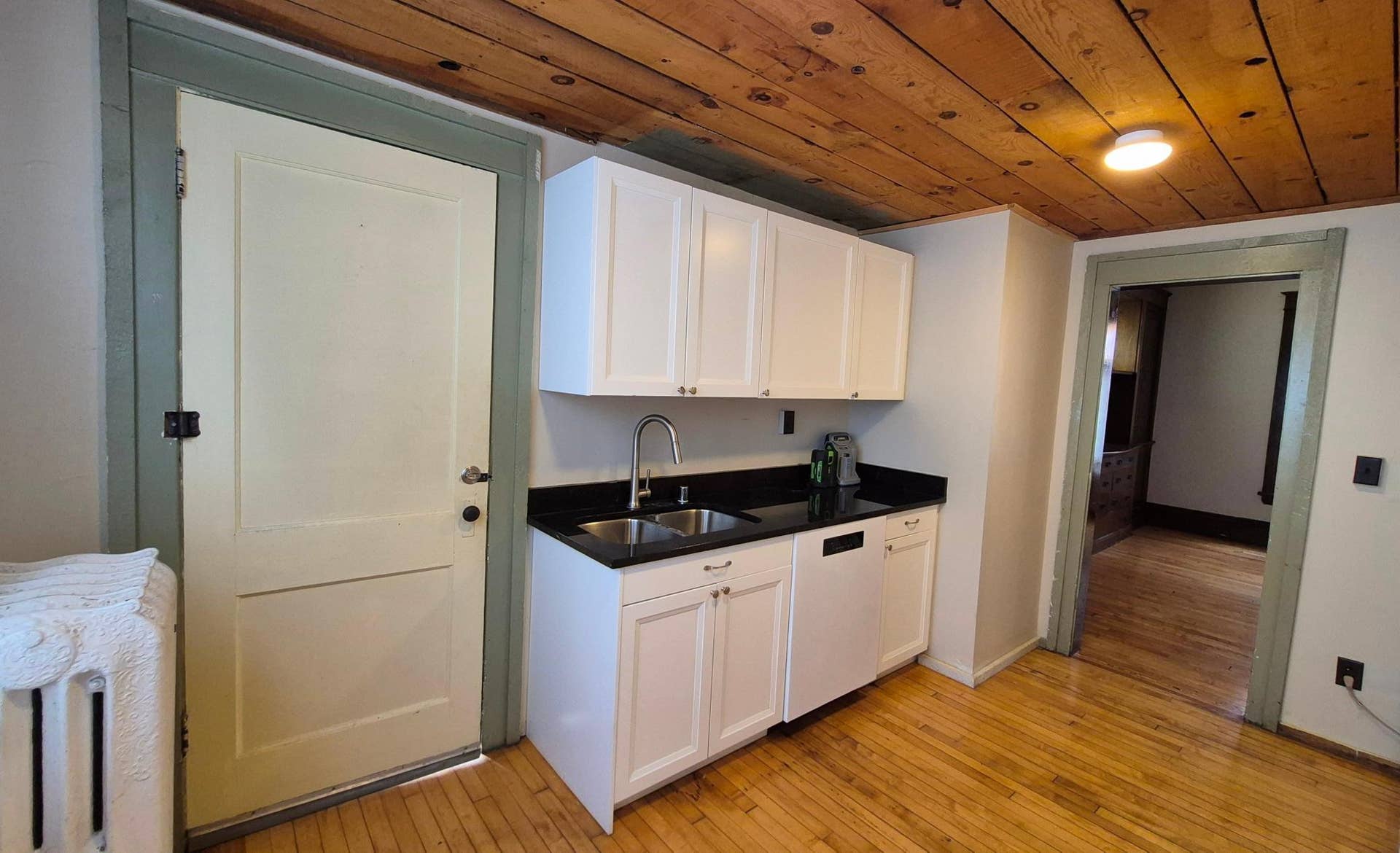 2317 Garfield Avenue, 84, Minneapolis, MN 55405 1st Floor Kitchen.jpg